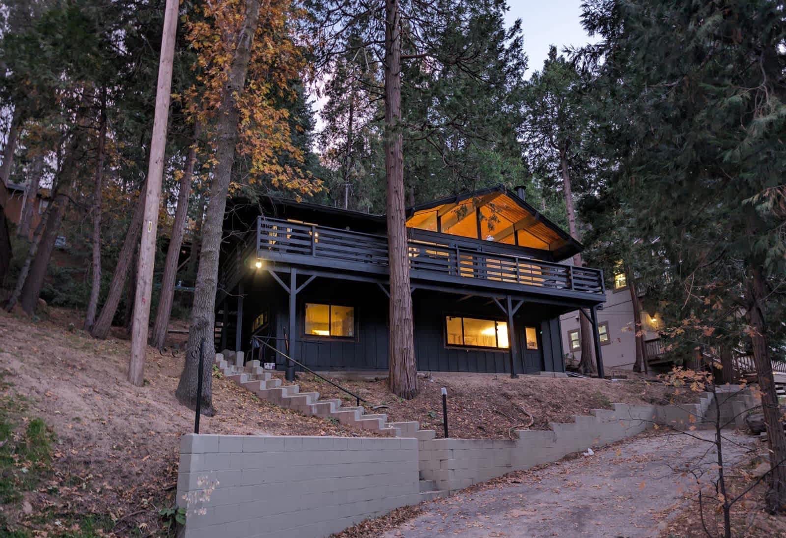 The Tree Top Chalet 1-2 Hrs from LA