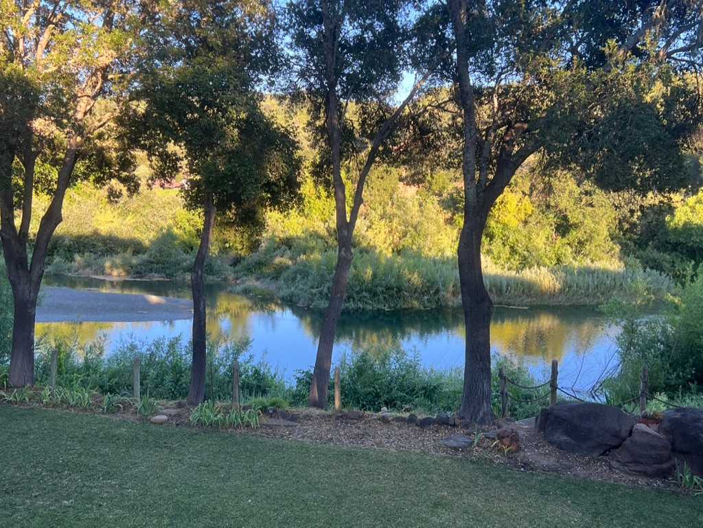 Riverbank Bungalow and Lodgette