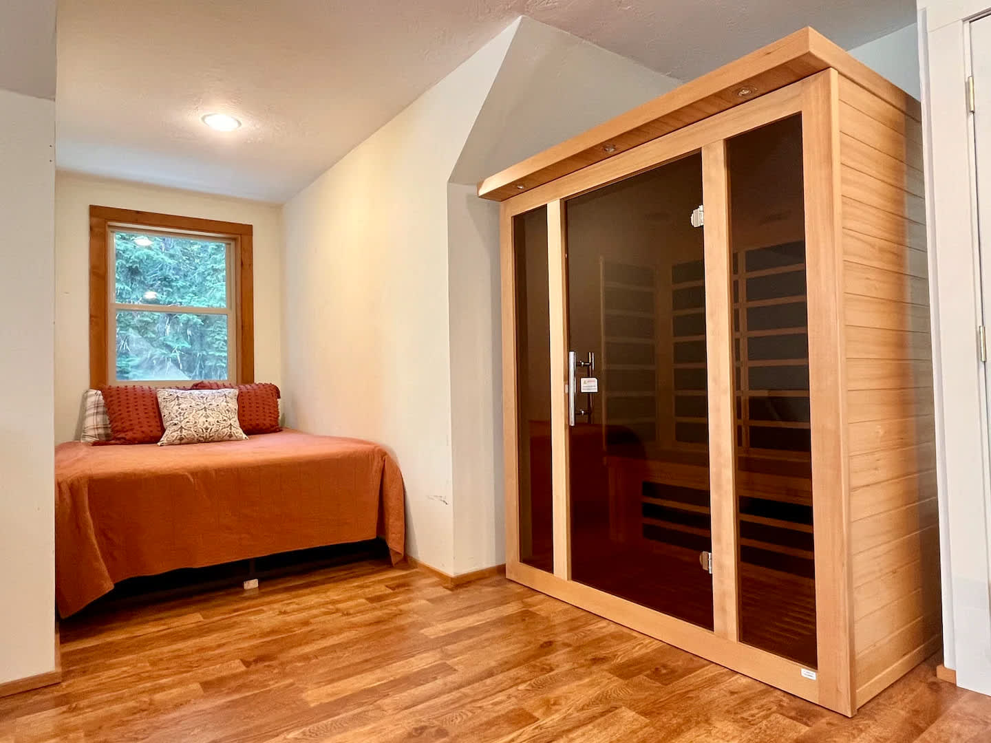 Gorgeous Lakeside Lodgings + Saunas