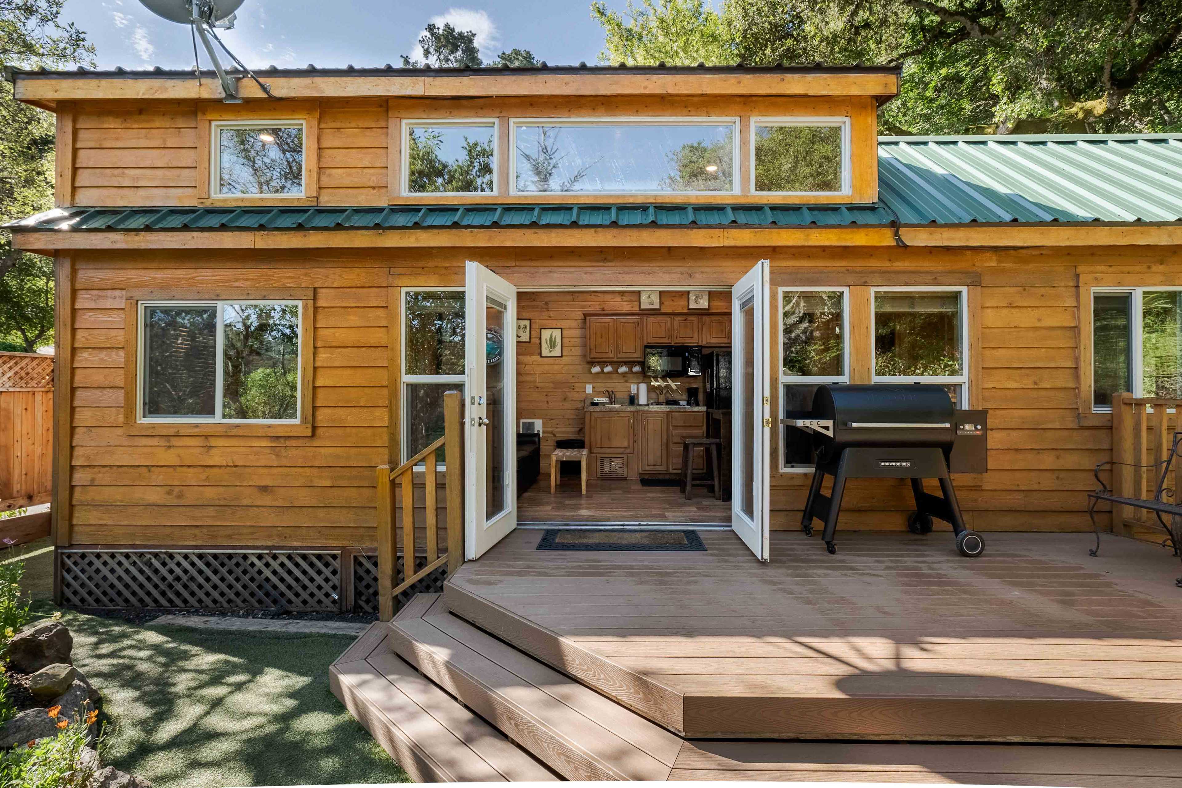 Cabin 1 outdoor area