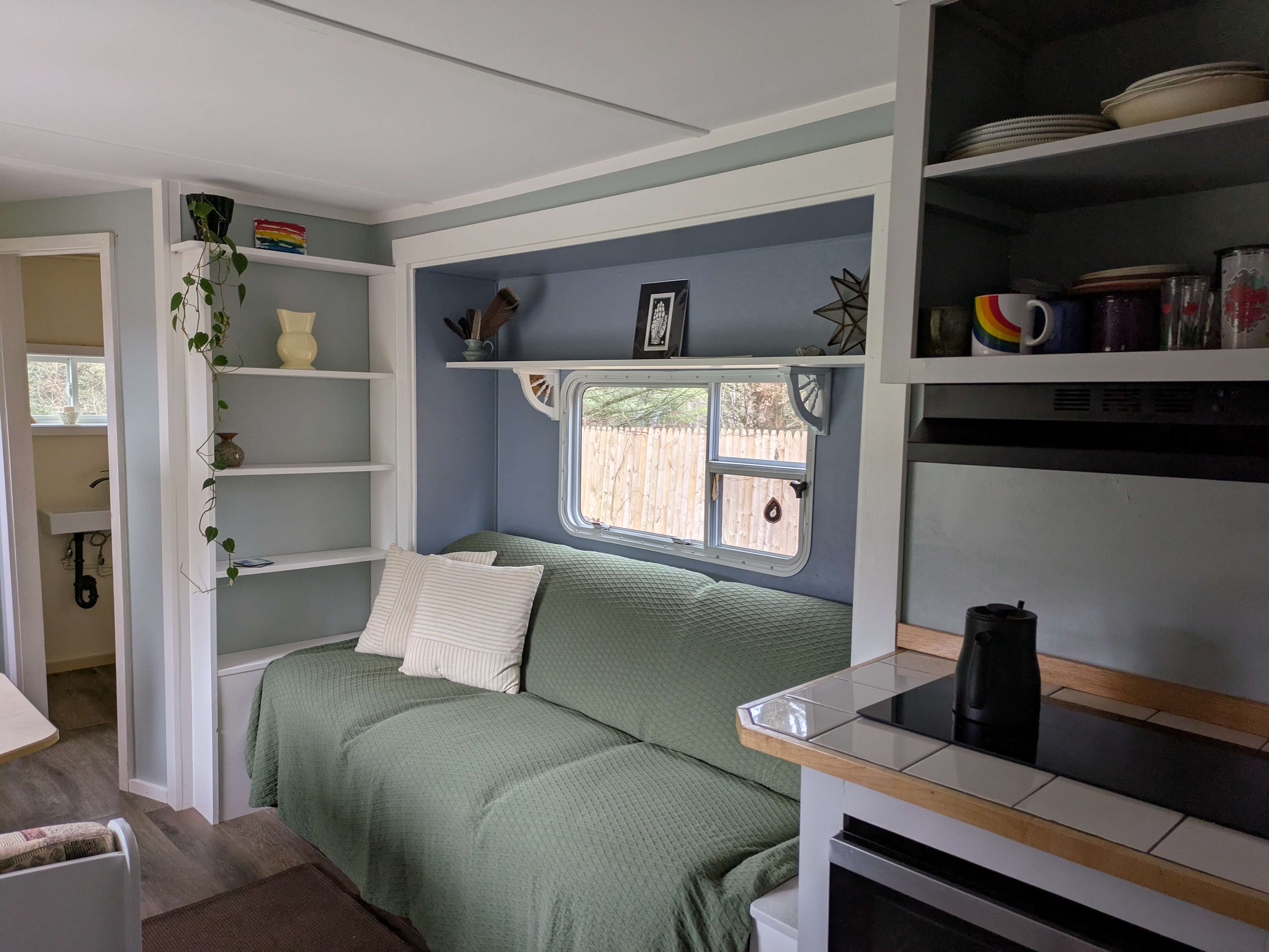 Cozy Tiny Home Ski! Swim! Hike!