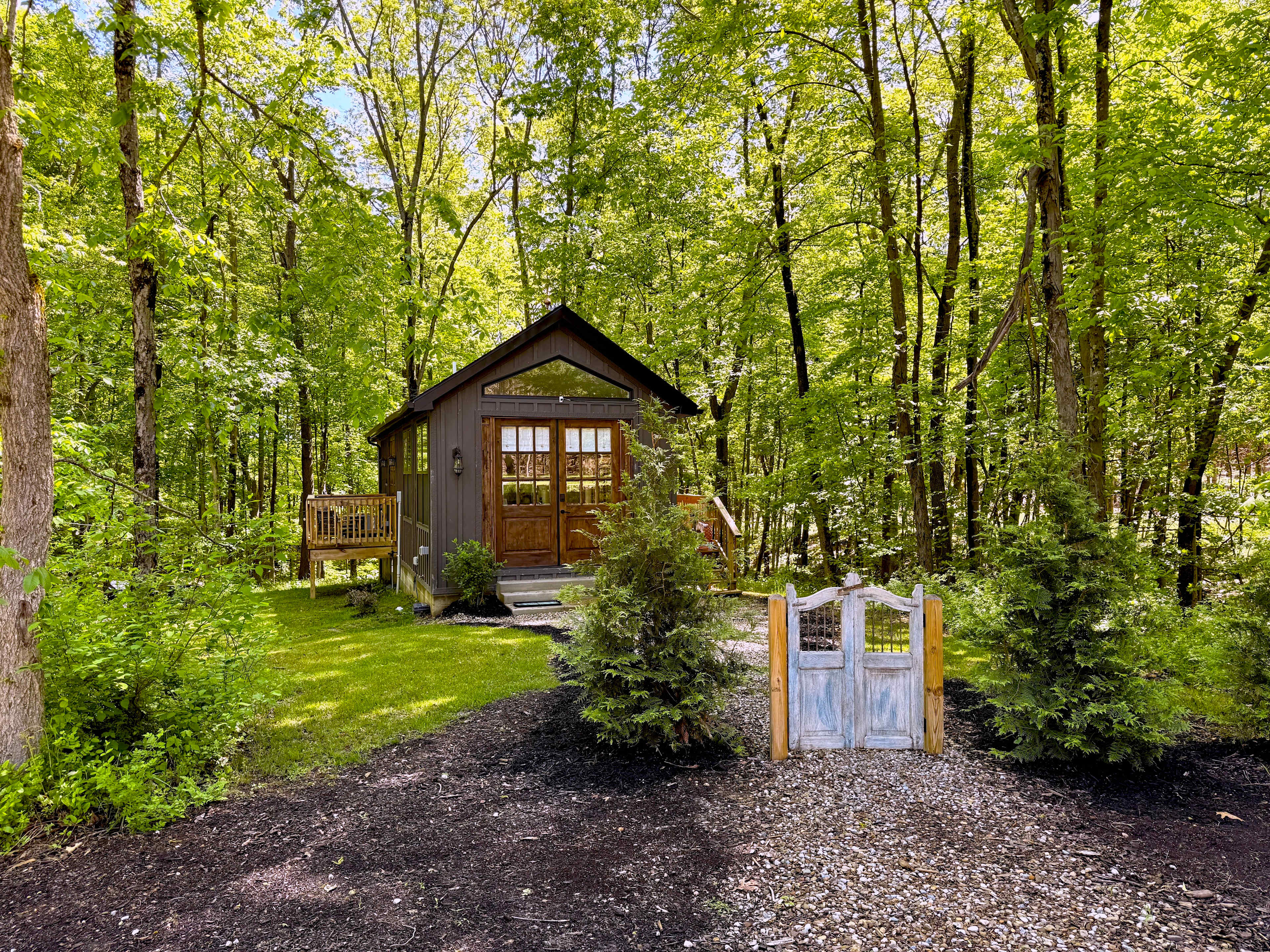 Romantic + Secluded + Hot Tub for 2