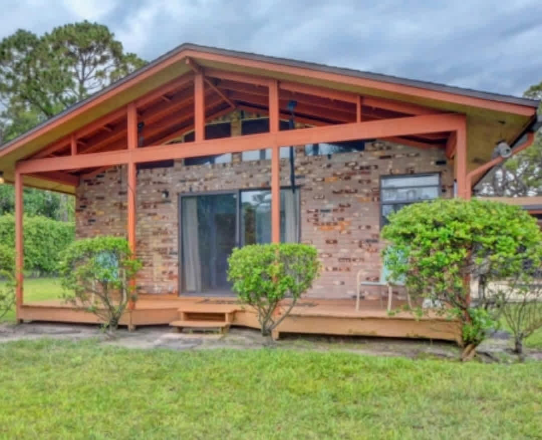 Delray Lone Pine Estate