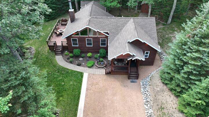 Cozy Cabin Secluded in the Woods