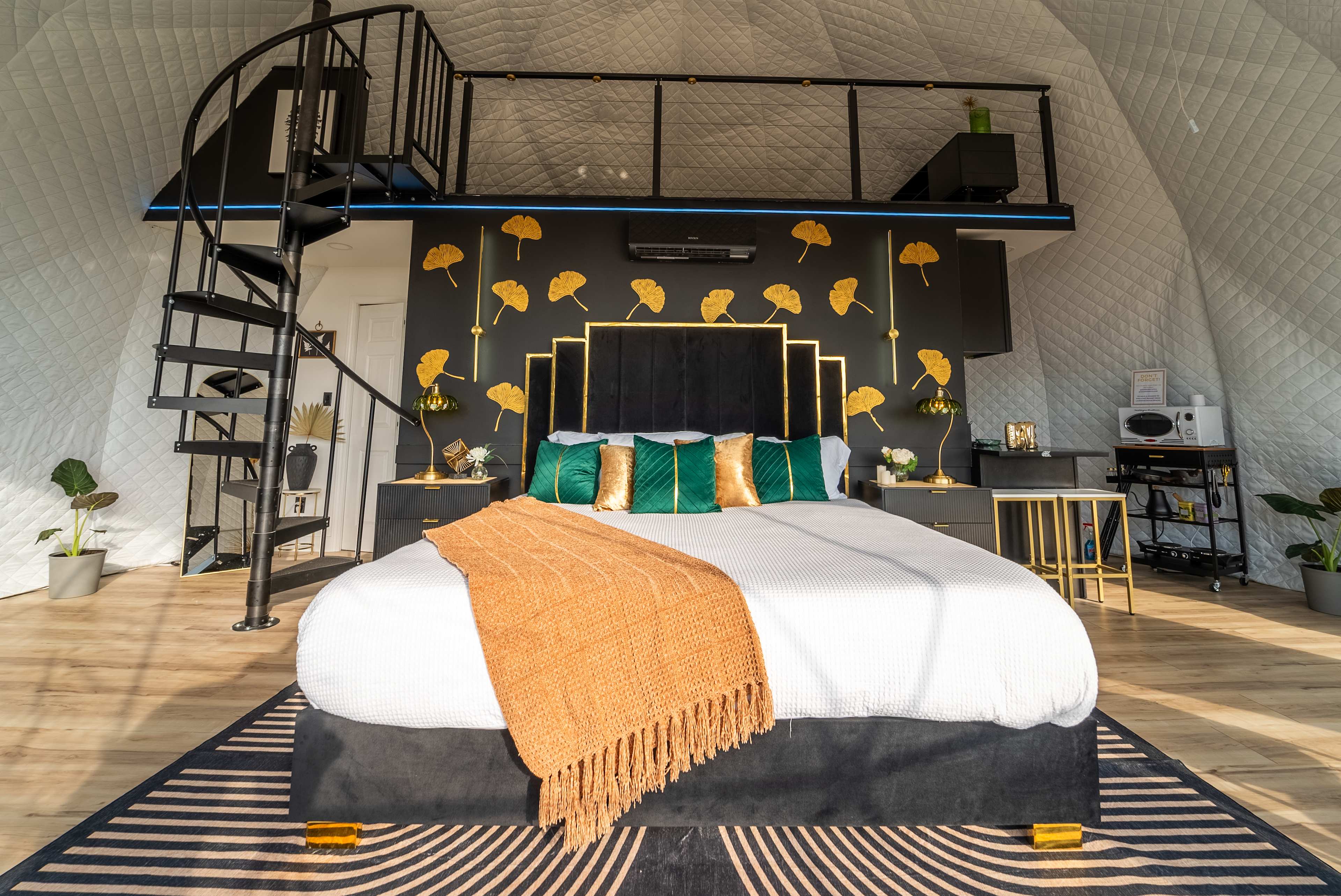 Stunning Dome Retreat w/Hot Tub