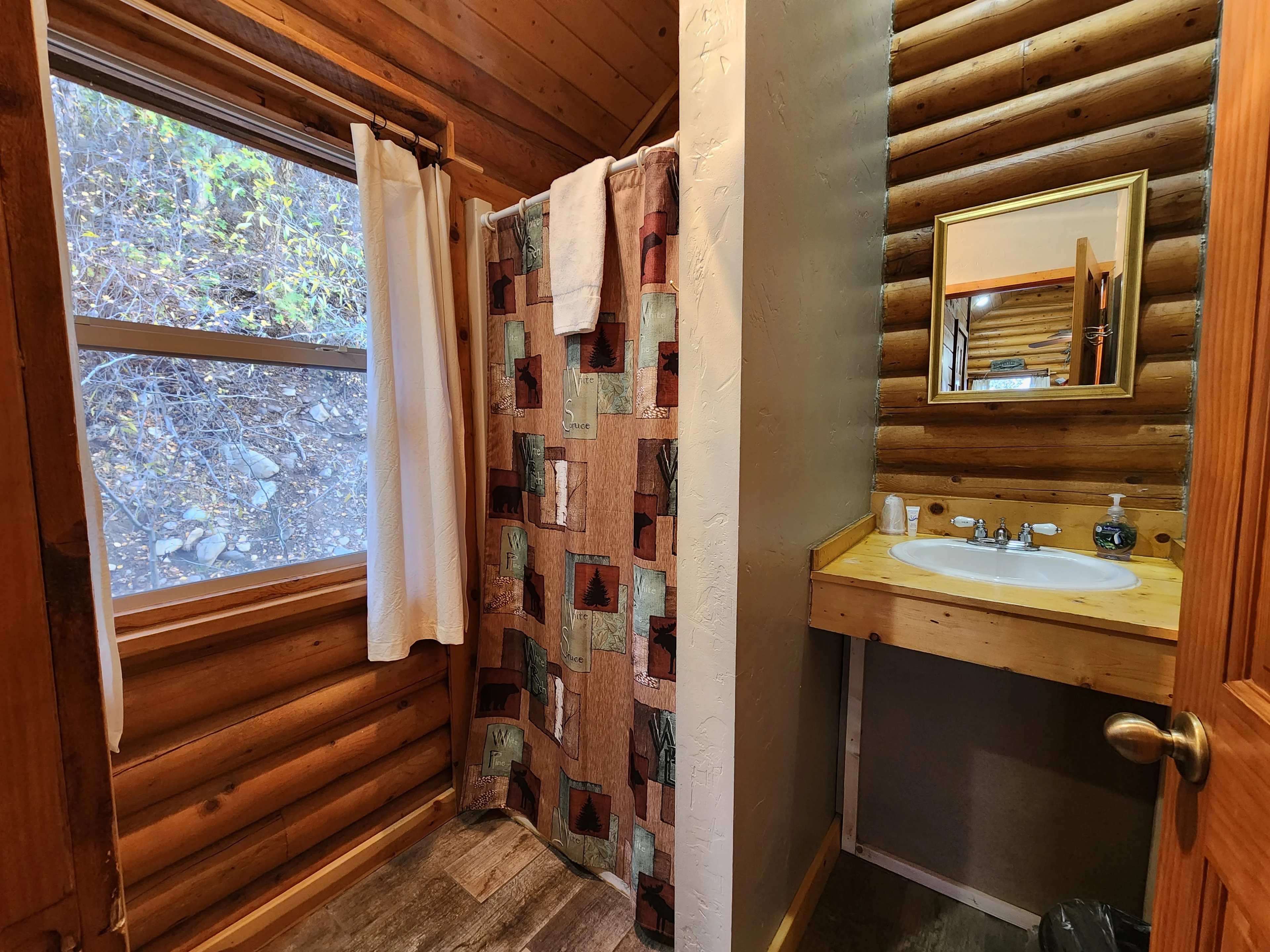 Pine Creek Cabins