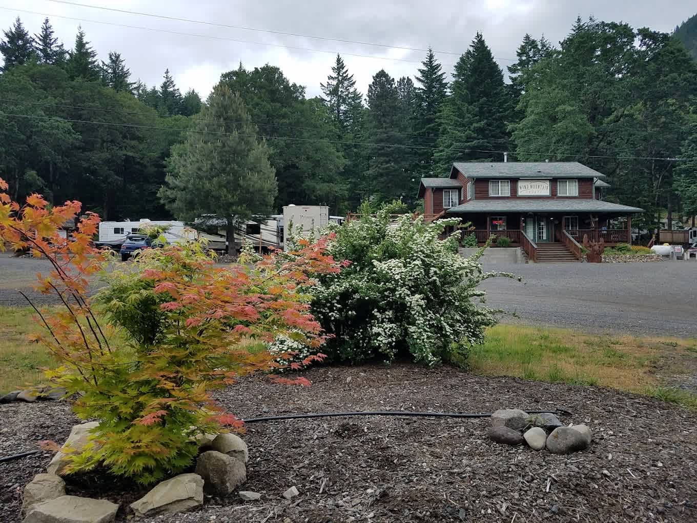 Dog Mountain & Wind Mountain RV Resort & Lodge