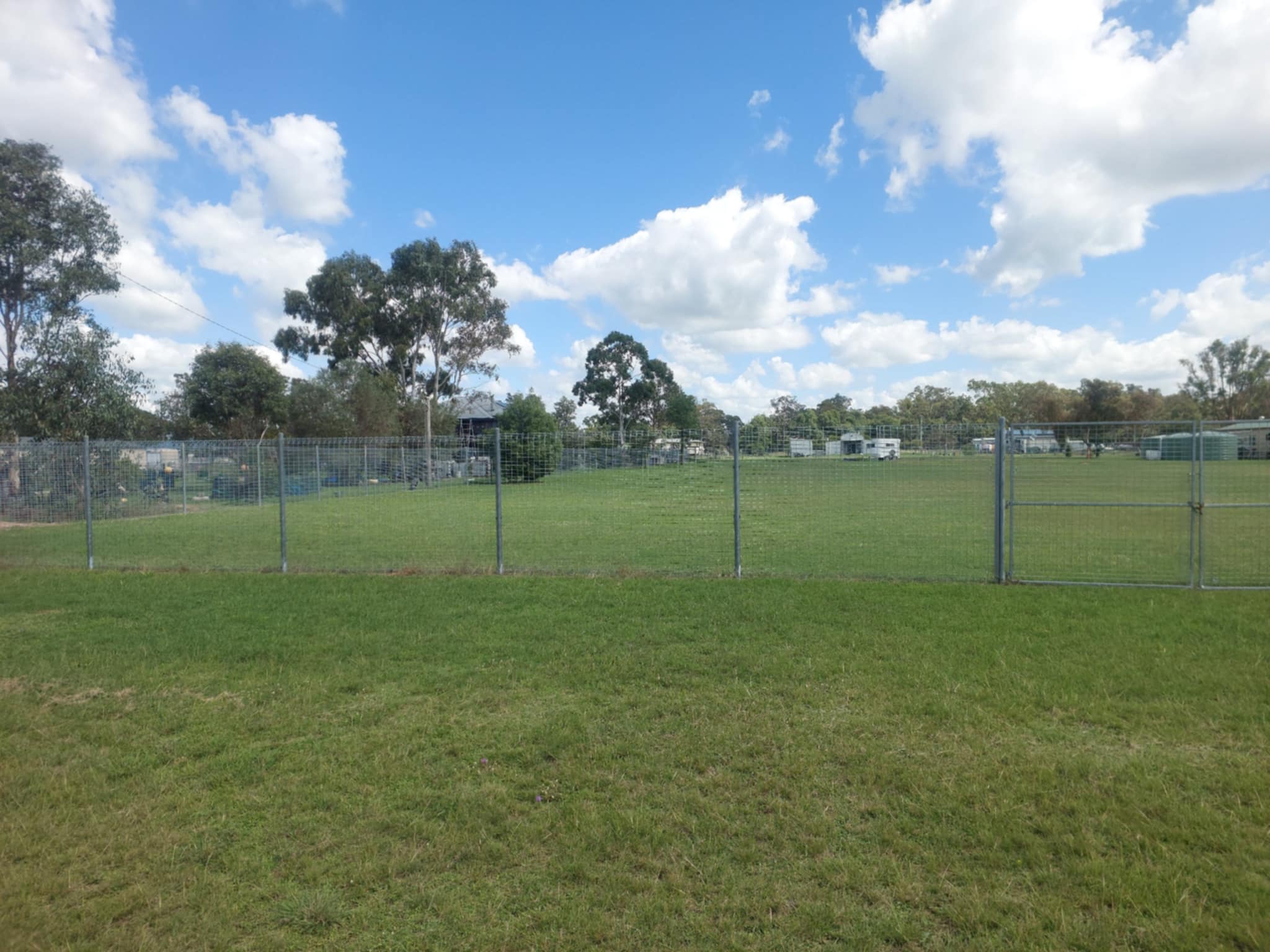 Front double gates for easy access to sites.