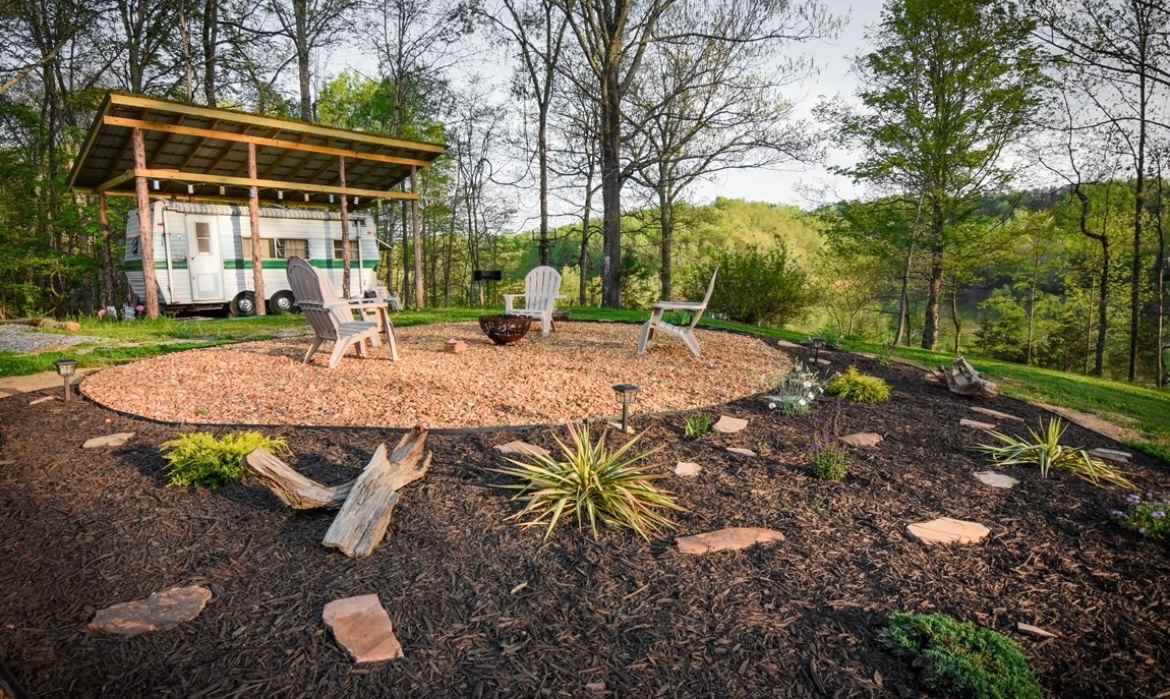 Treehouse Glampground