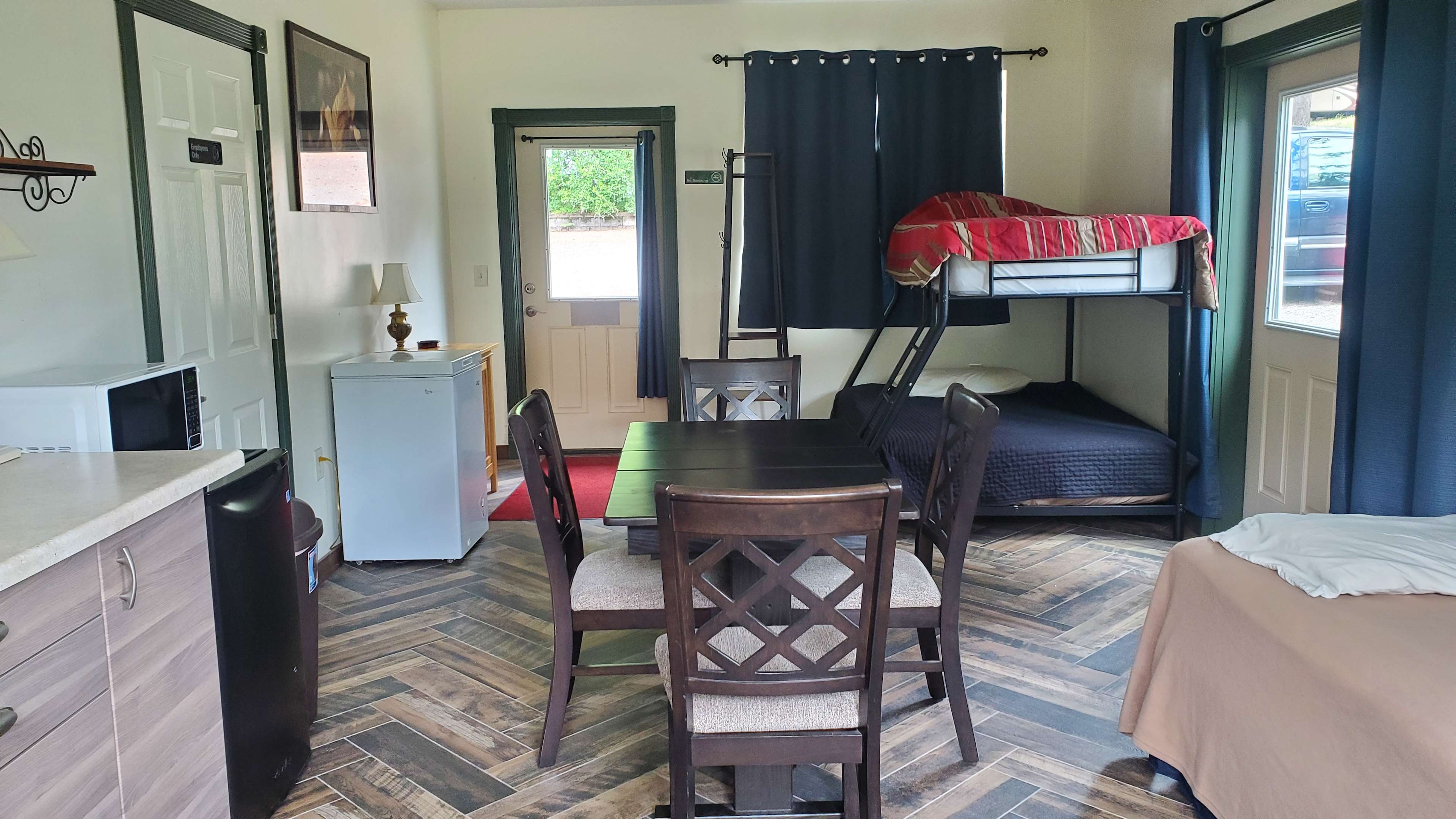 Dog Mountain RV Park & Lodge