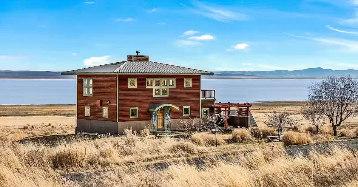 Summer Lake Lookout Oregon Outback
