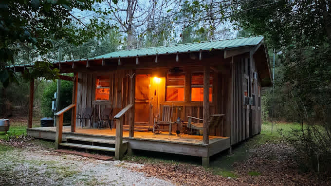 Cozy Cabin Rental with Breakfast Included near Beaumont, Texas