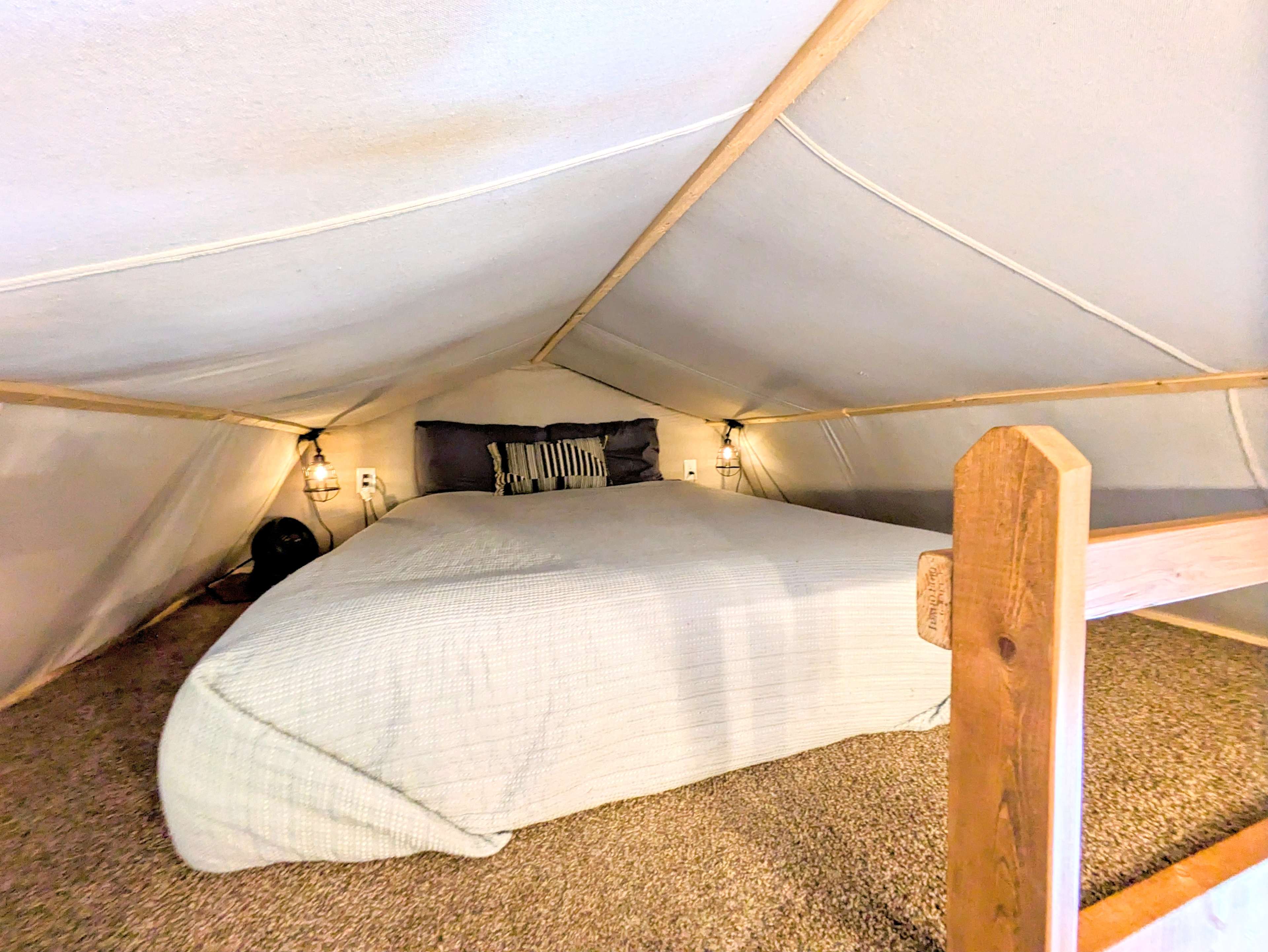 Goat Farm Glamping W Community Barn