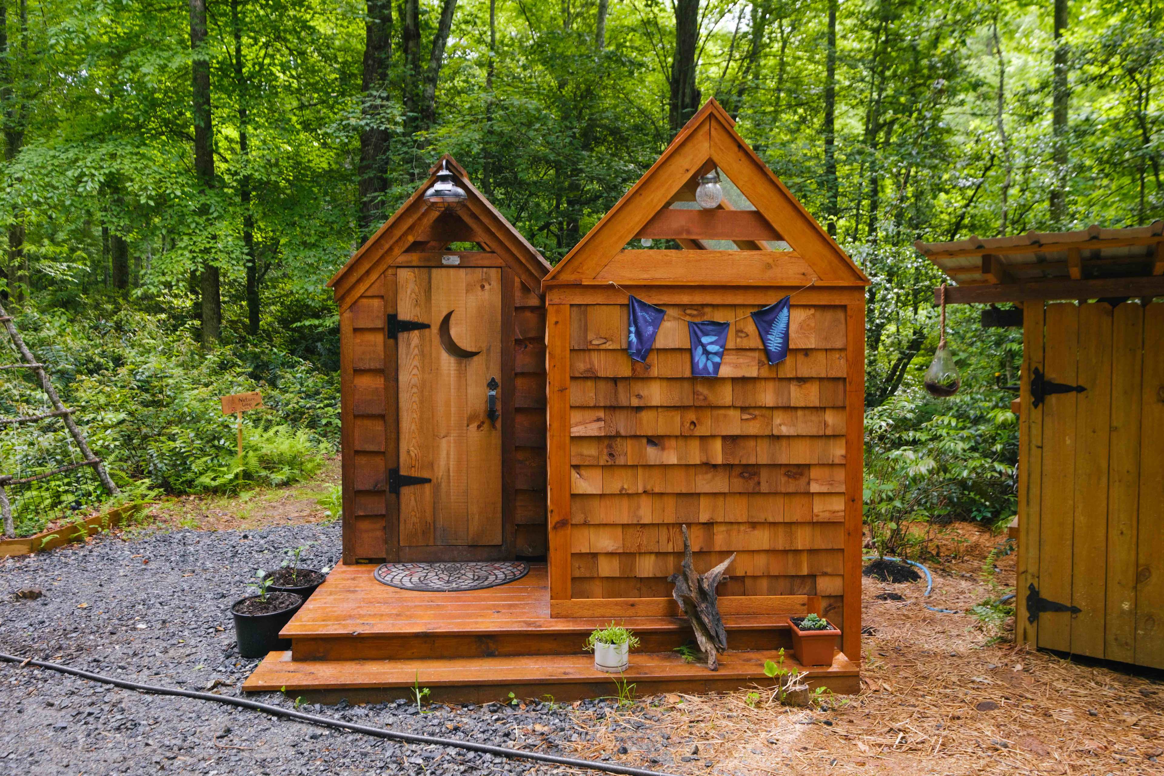 this was the cutest bath and shower house!