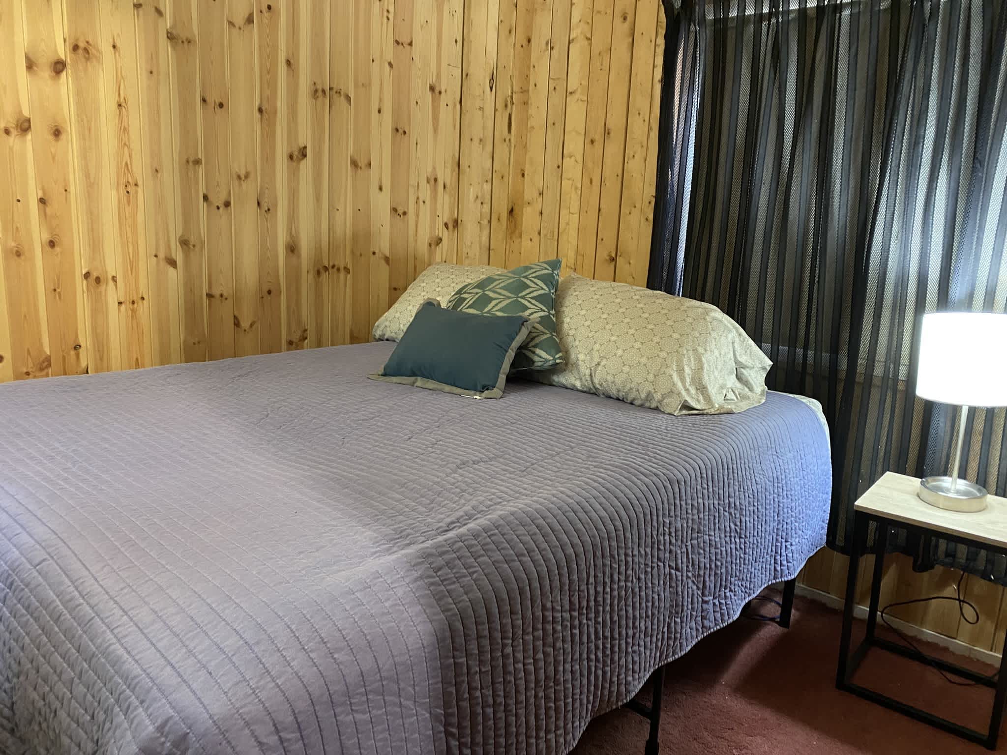 The Black Post Cabin -Rustic Kayaks