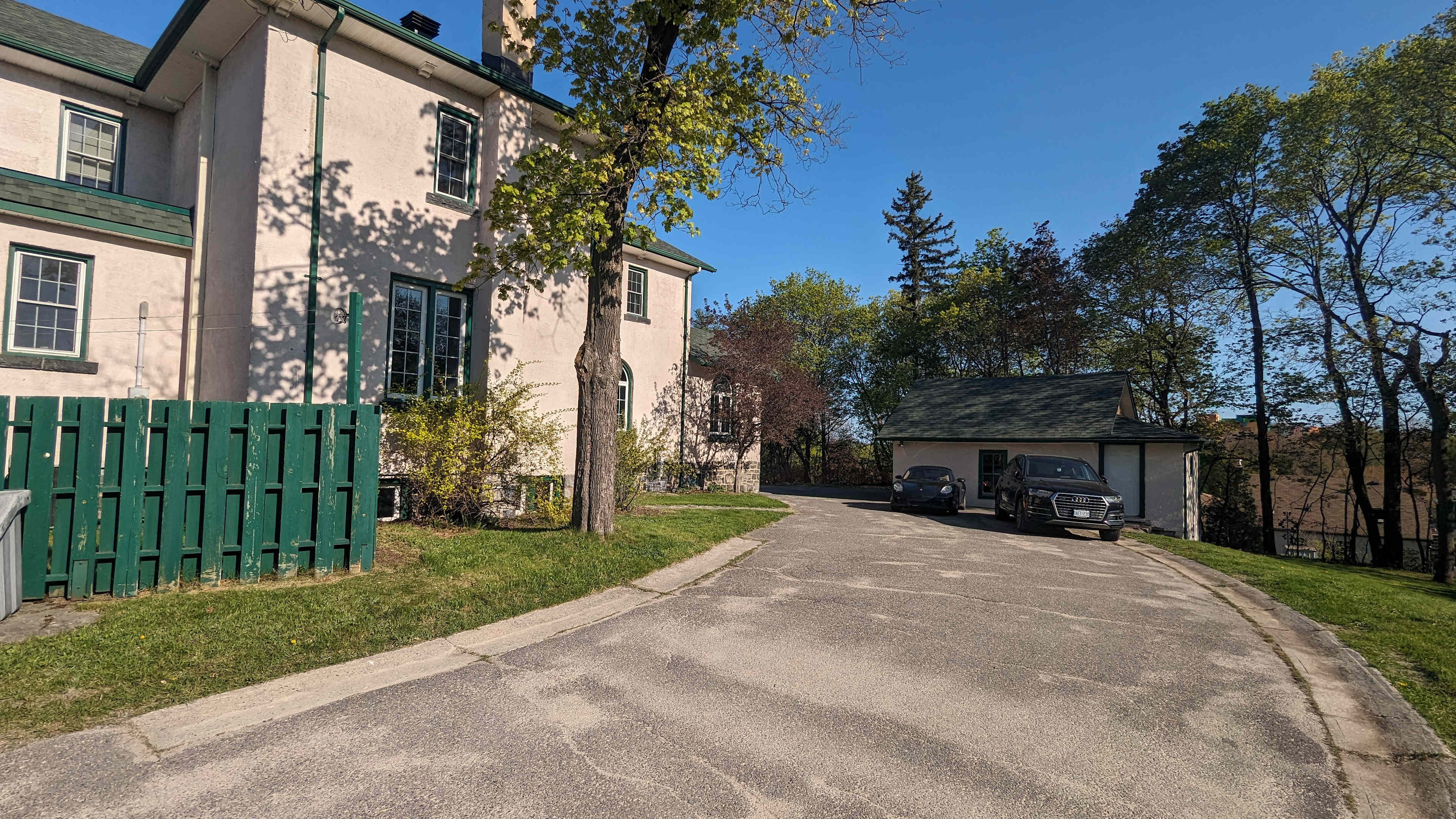 Laurentian Manor
