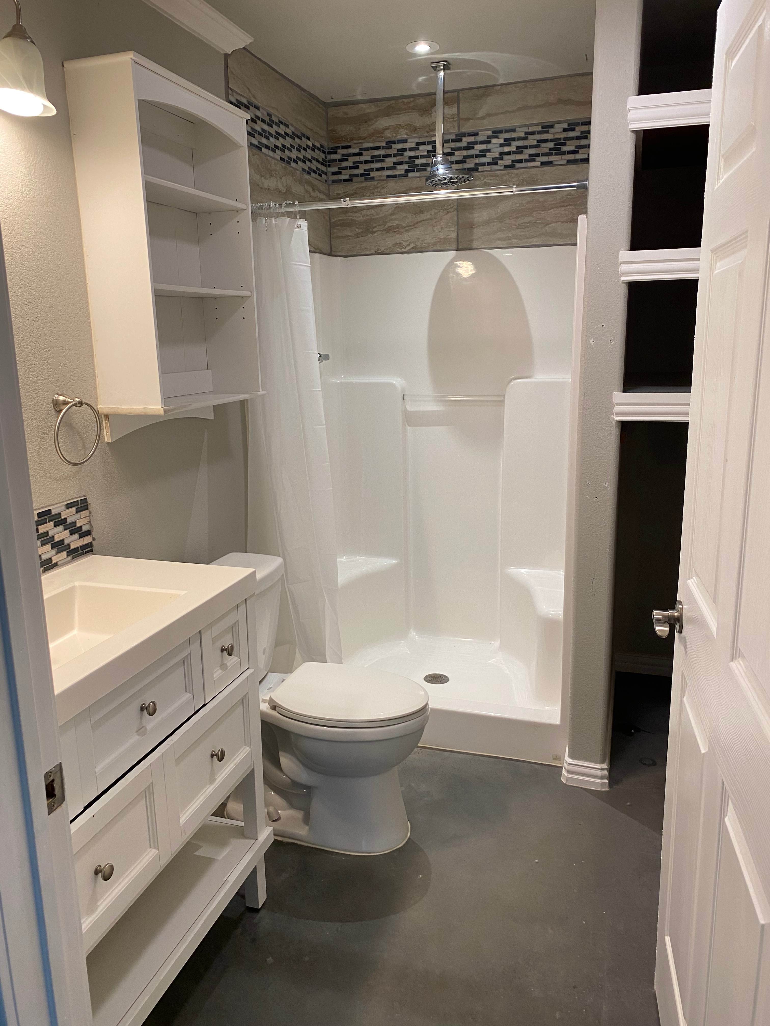 2nd full bathroom with large shower