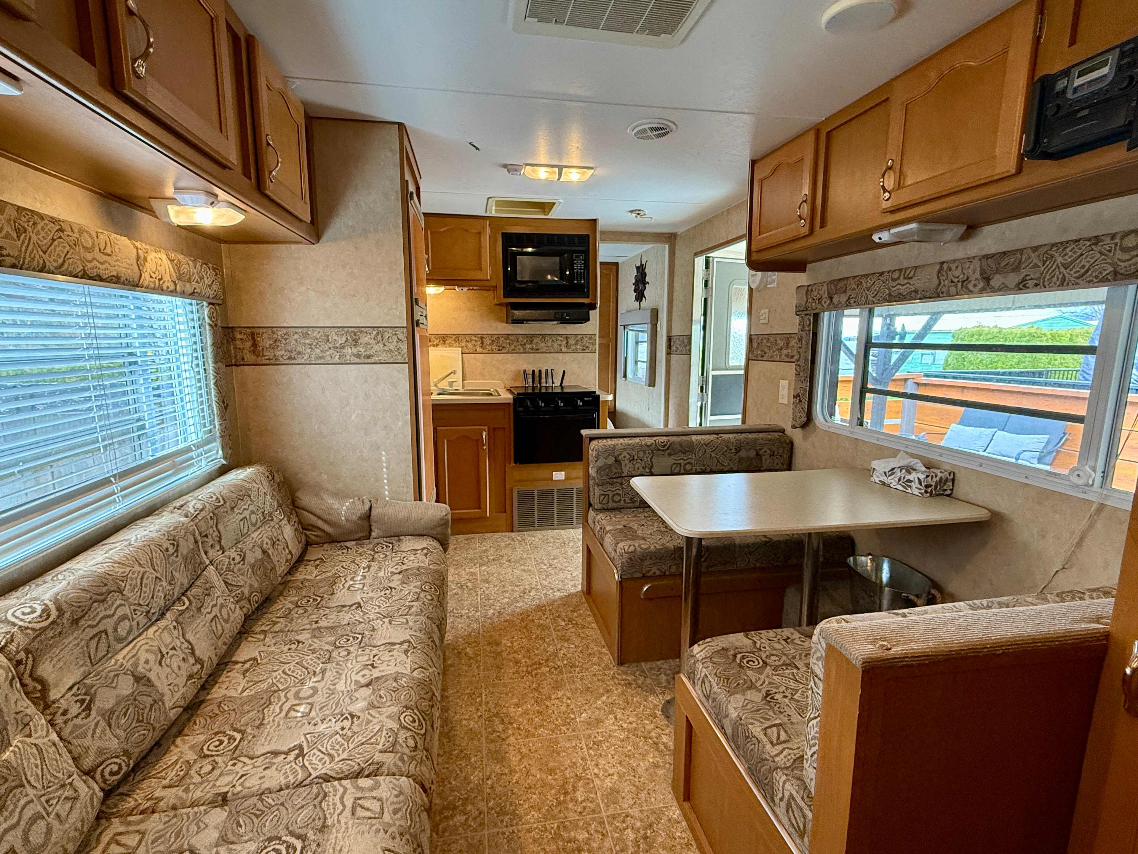 Cozy RV Hideaway Near Cultus Lake