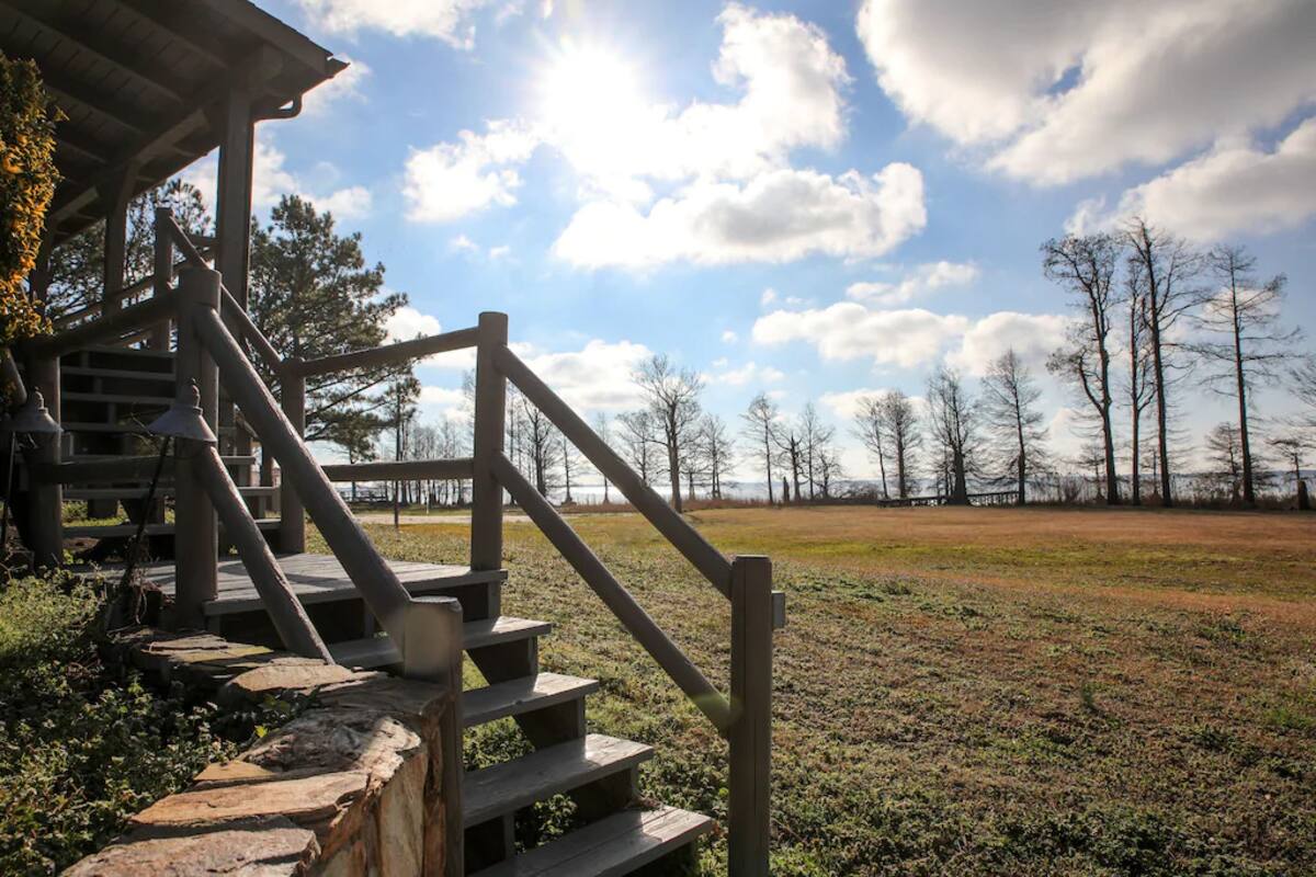 Wonderful Log Home on Lake Mattamuskeet