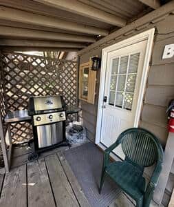 The Cove Lakeside Retreat