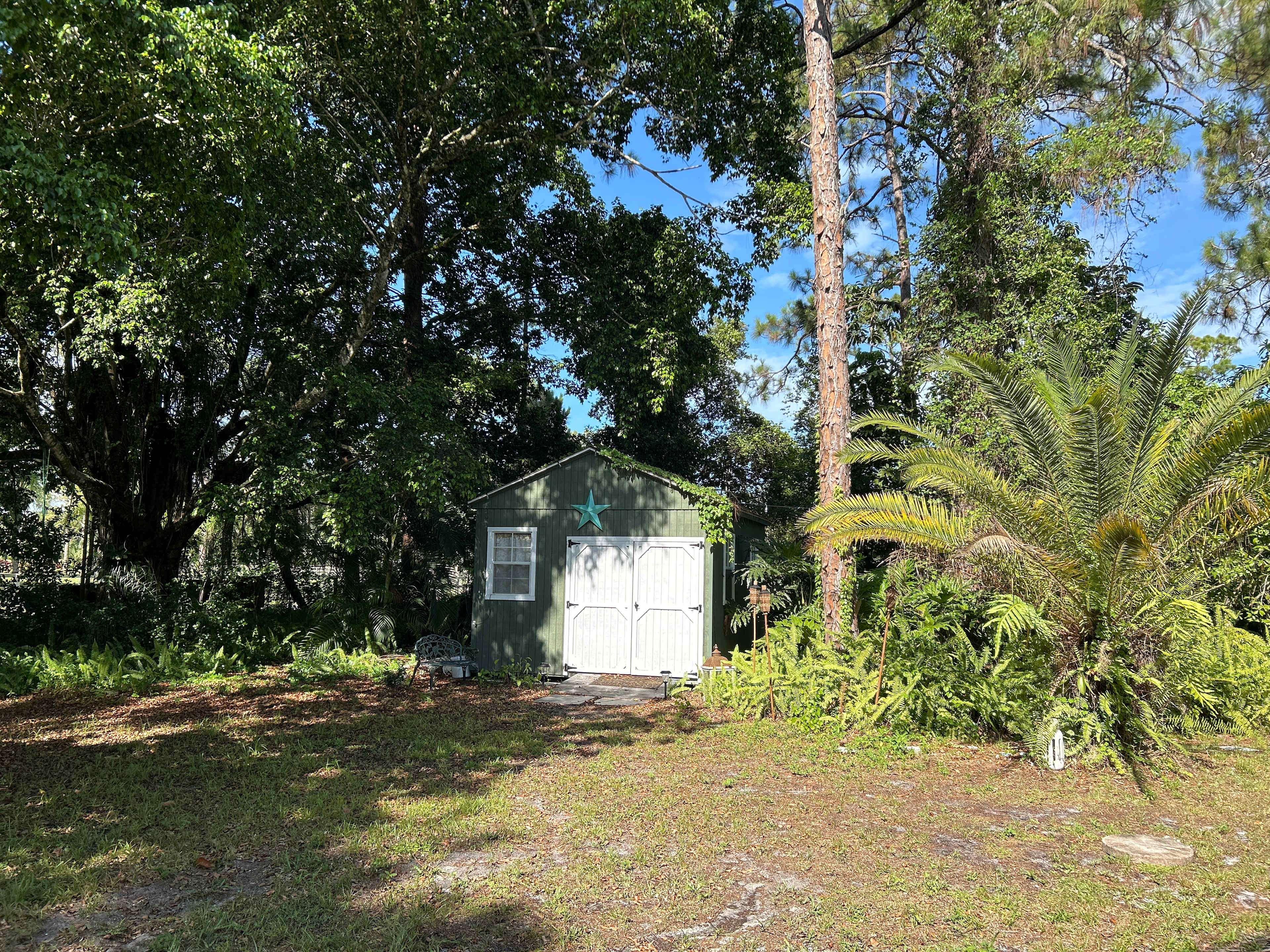 Cozy Cottage Room in Jupiter Farms