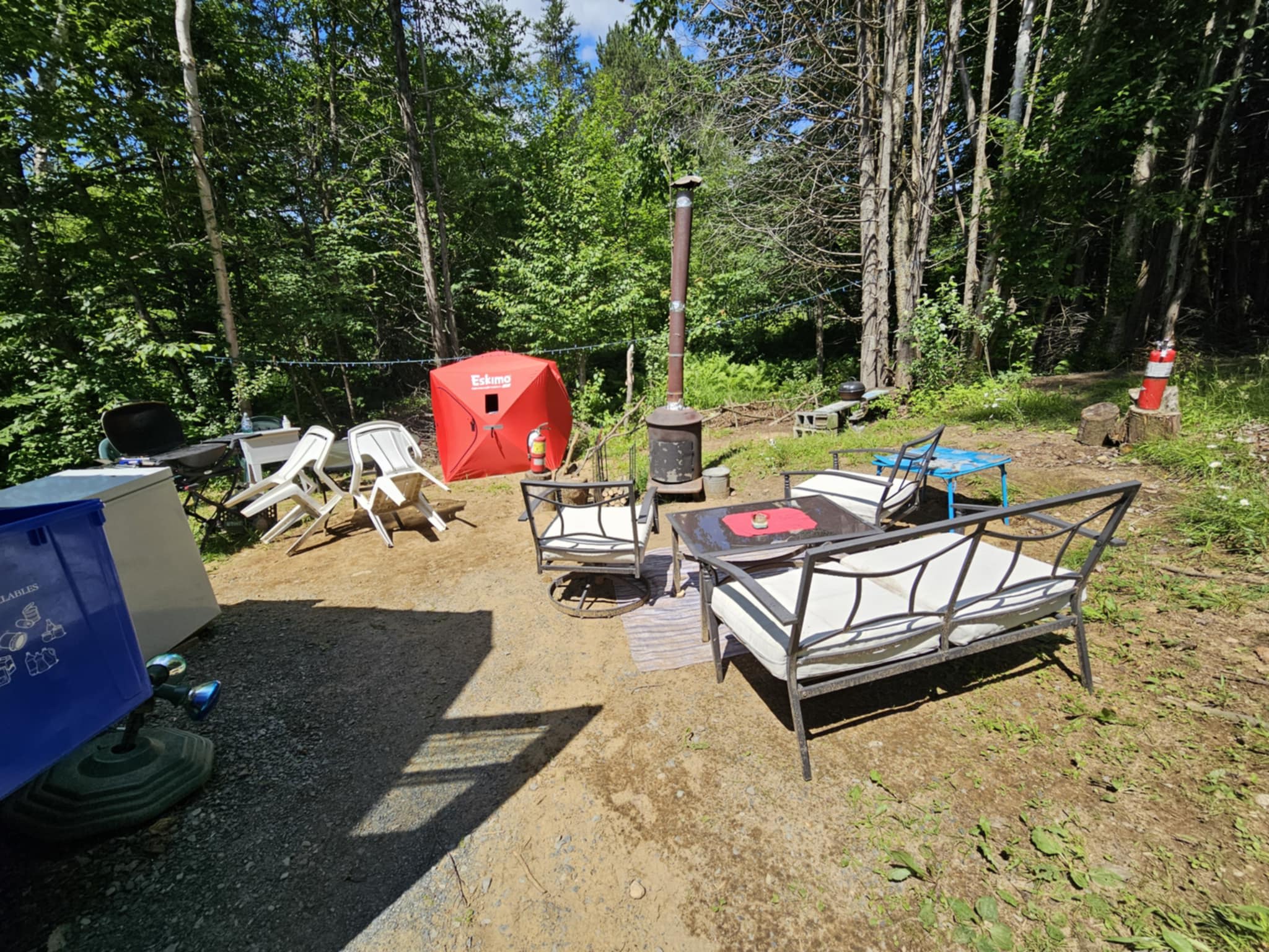 Camp dans Rouge