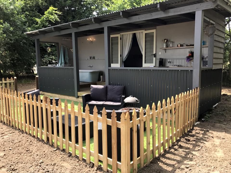 Shepherd's Hut - Hartley hut