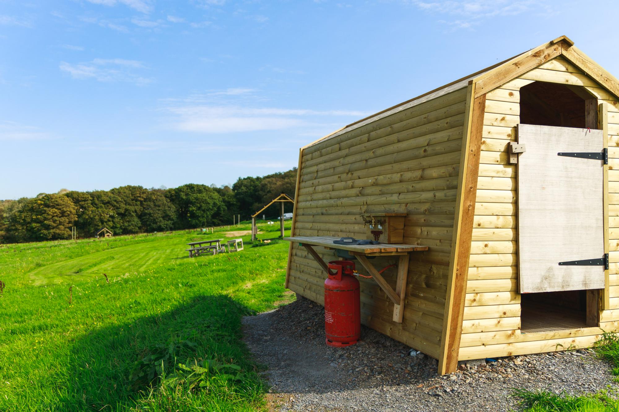 Betty - Ensuite Campervan Grass Pitch