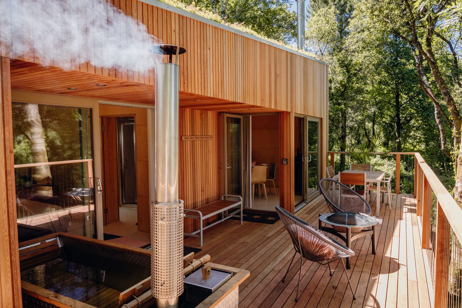 Lakeside Lodge