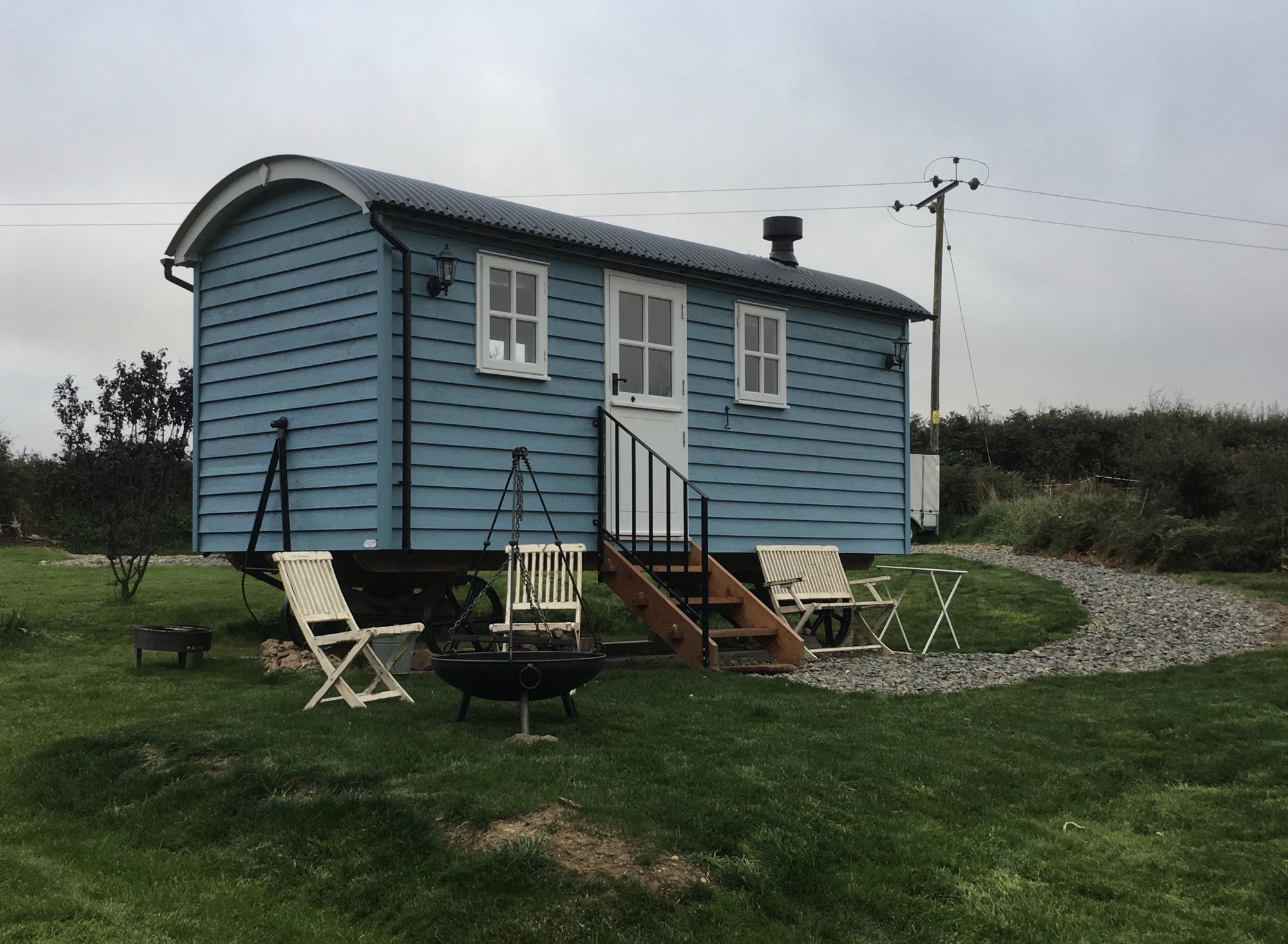 Hillcroft – Y Cwt Cwtch