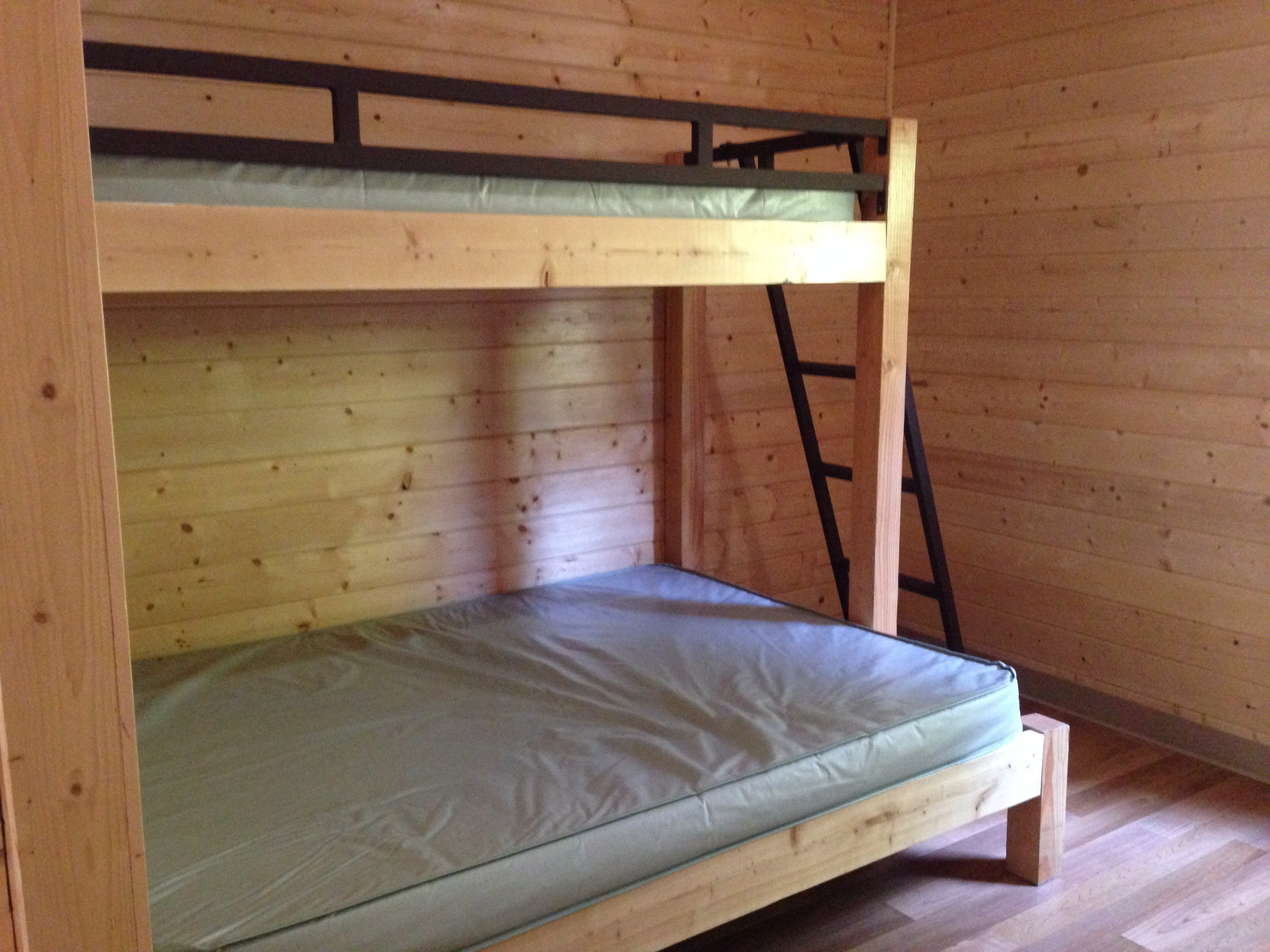 Interior of Fox Den (4/6) 