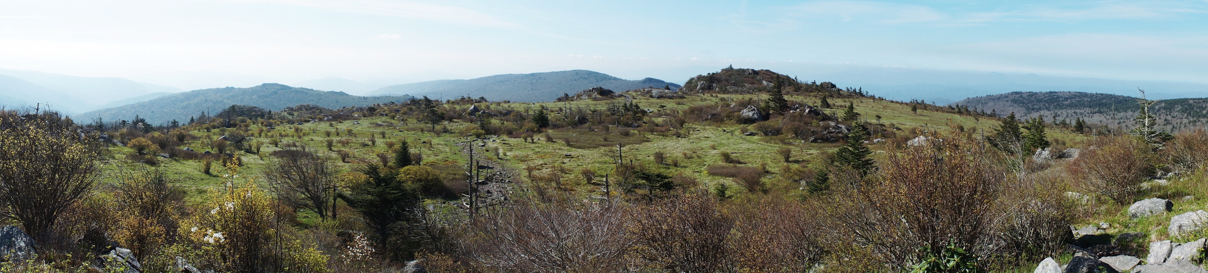 360 degrees of panoramic views the whole trail
