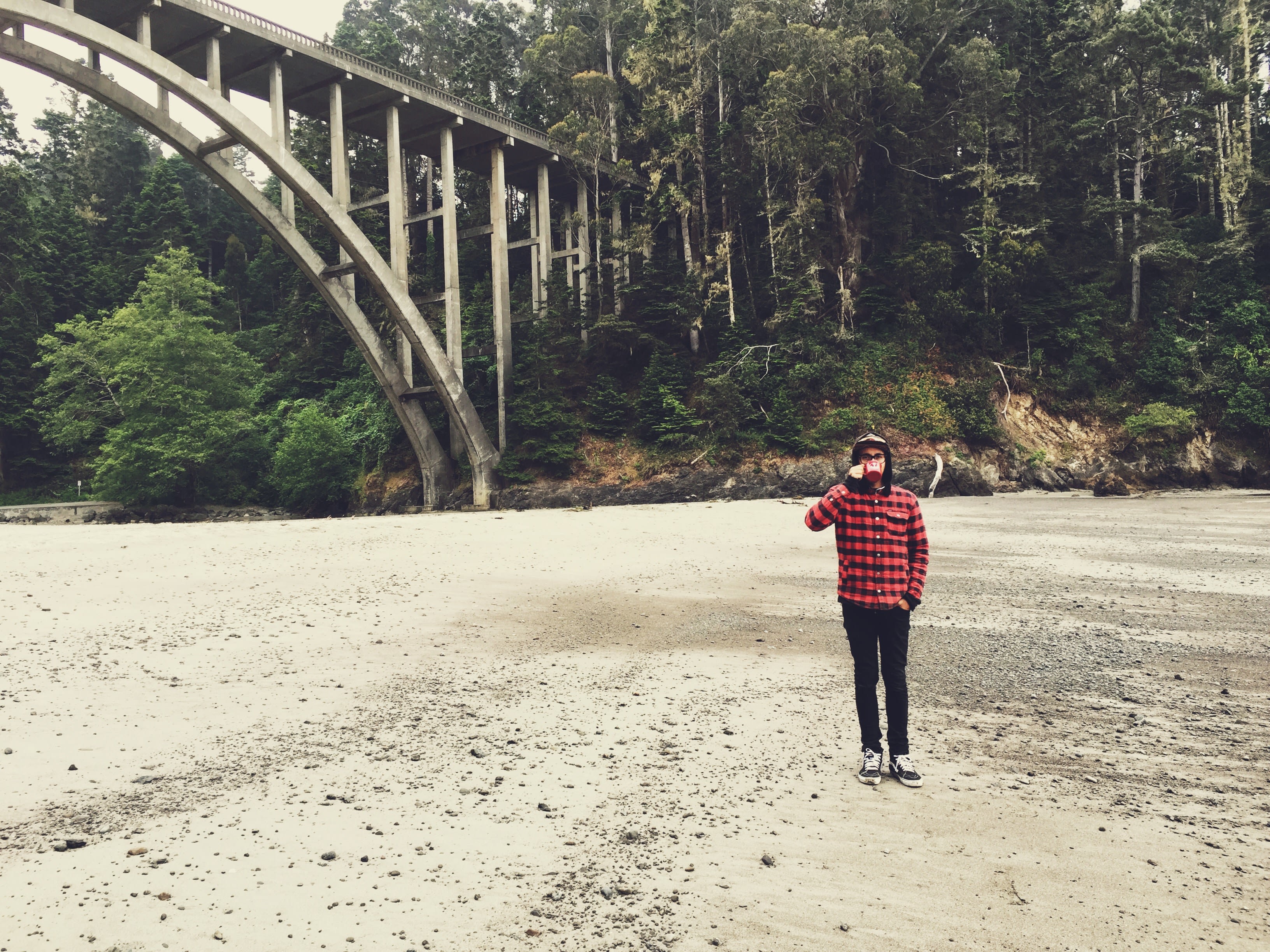 Easy stroll to the beach to drink coffee.