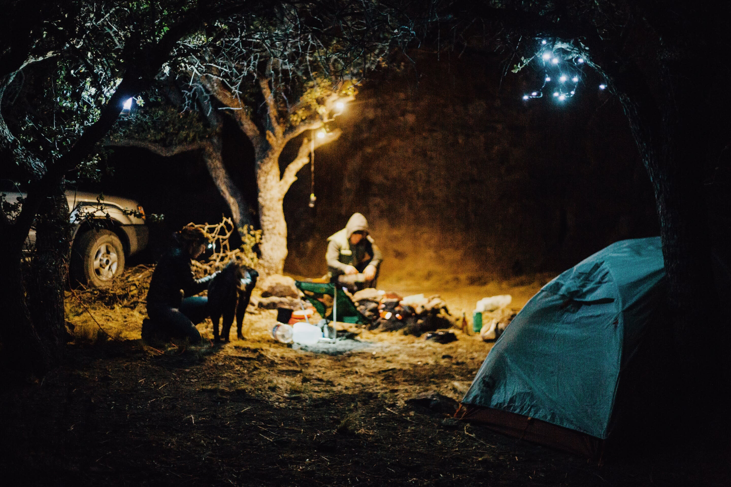 The area is not heavily frequented so you generally can set up camp and arrange the space how you please