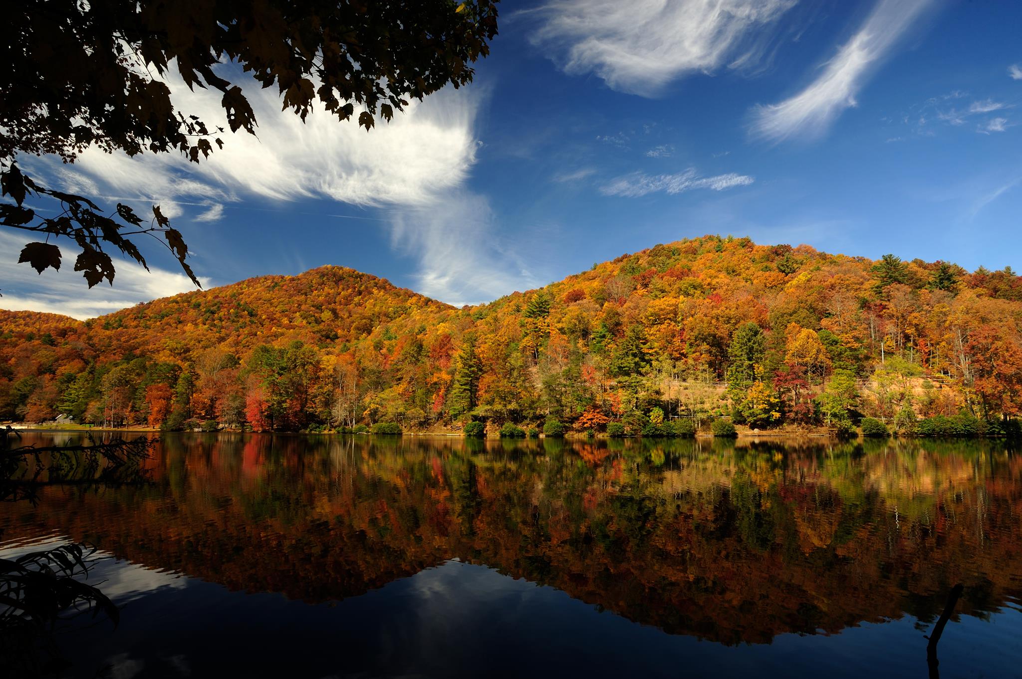 Lake Trahlyta in Vogel State Park. Late October.