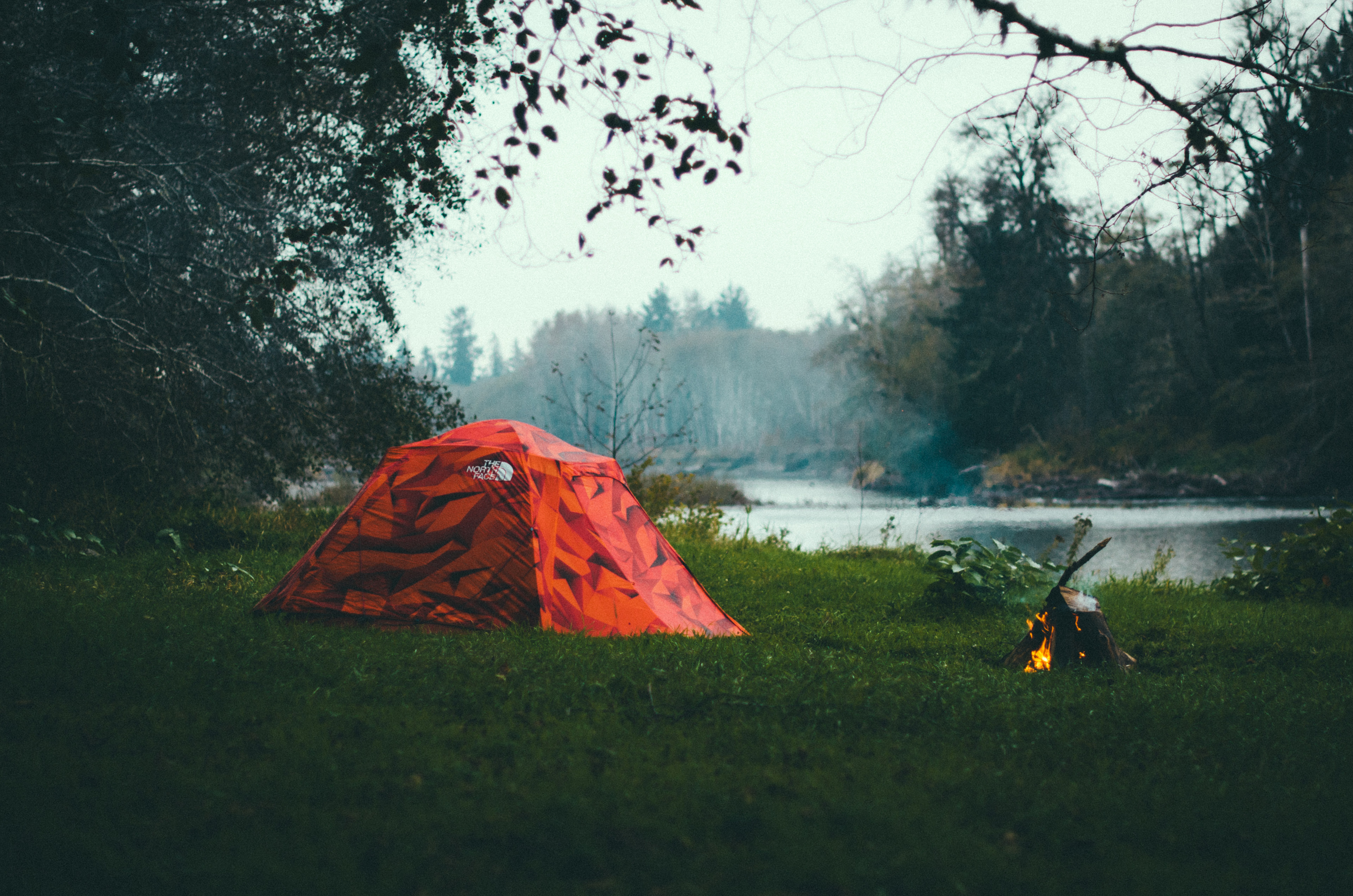 This campsite sits right on the bank of the Bogachiel River. You can pitch a tent just about anywhere on this clearing and get a great view of the river. 