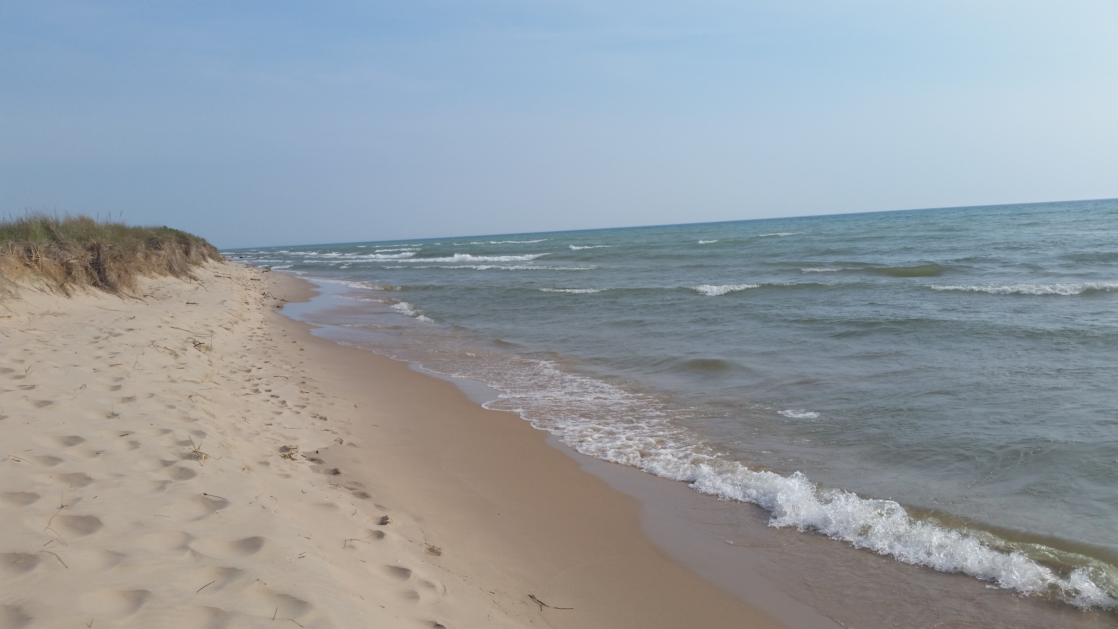 The beach up by the hike in sites are EMPTY!