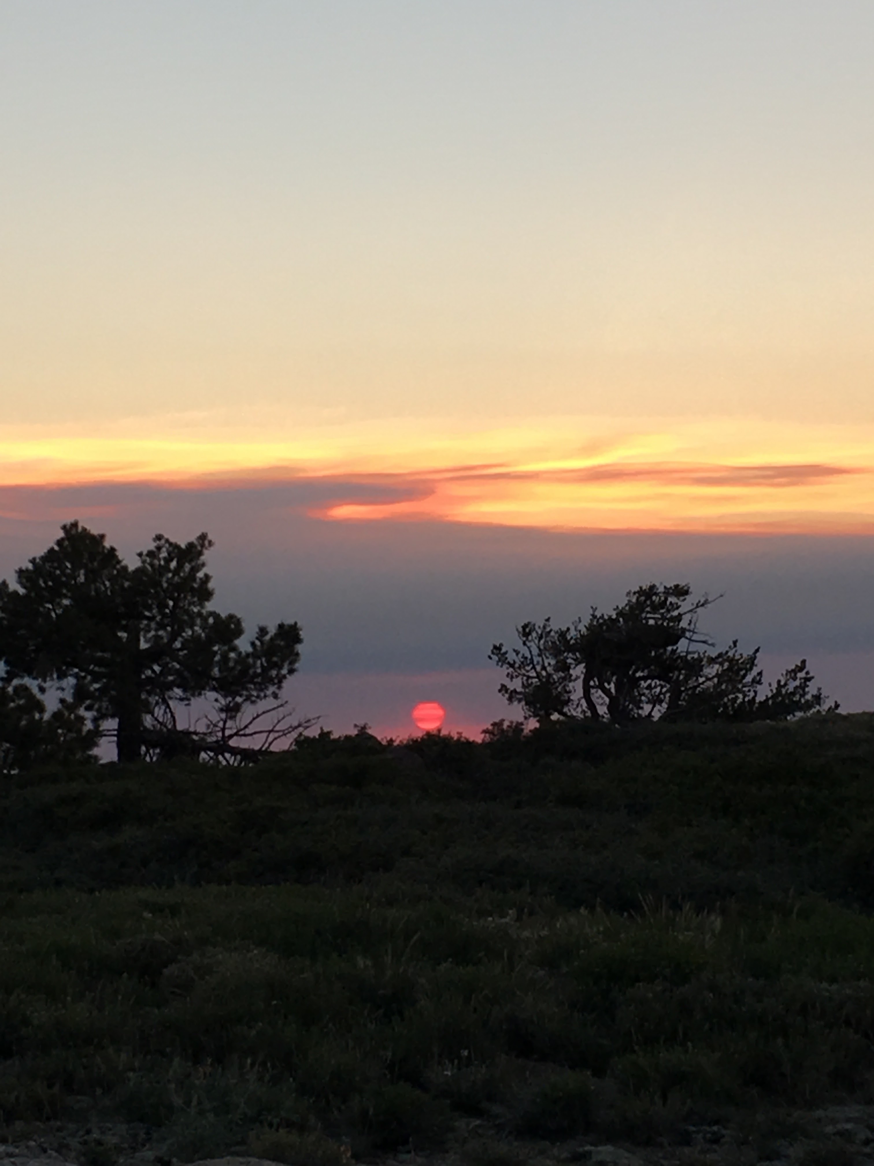 hike up to the summit at sunset (40 min tops)