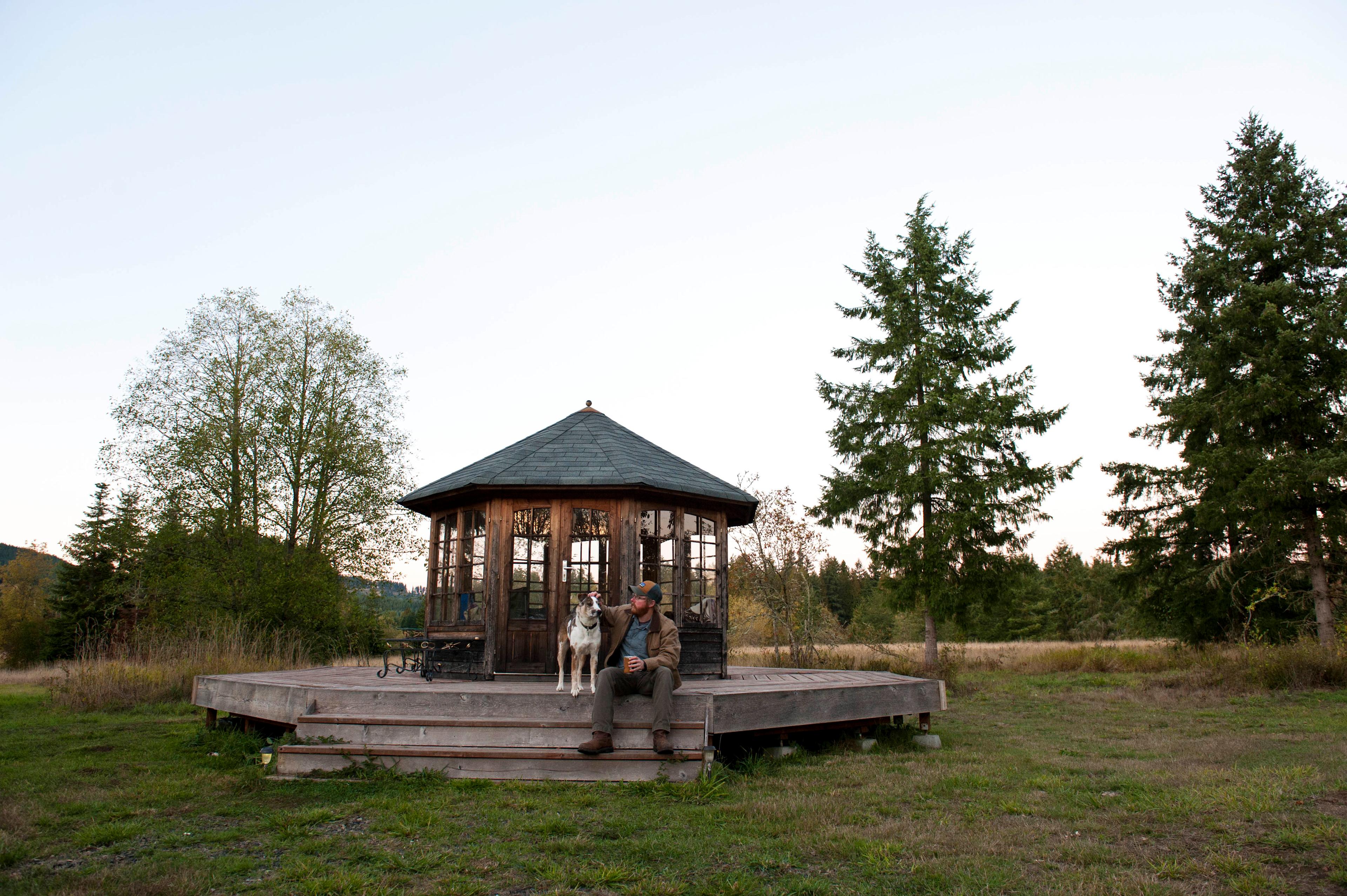 This structure houses a 300+ pound crystal. The retreat offers crystal healing work.
