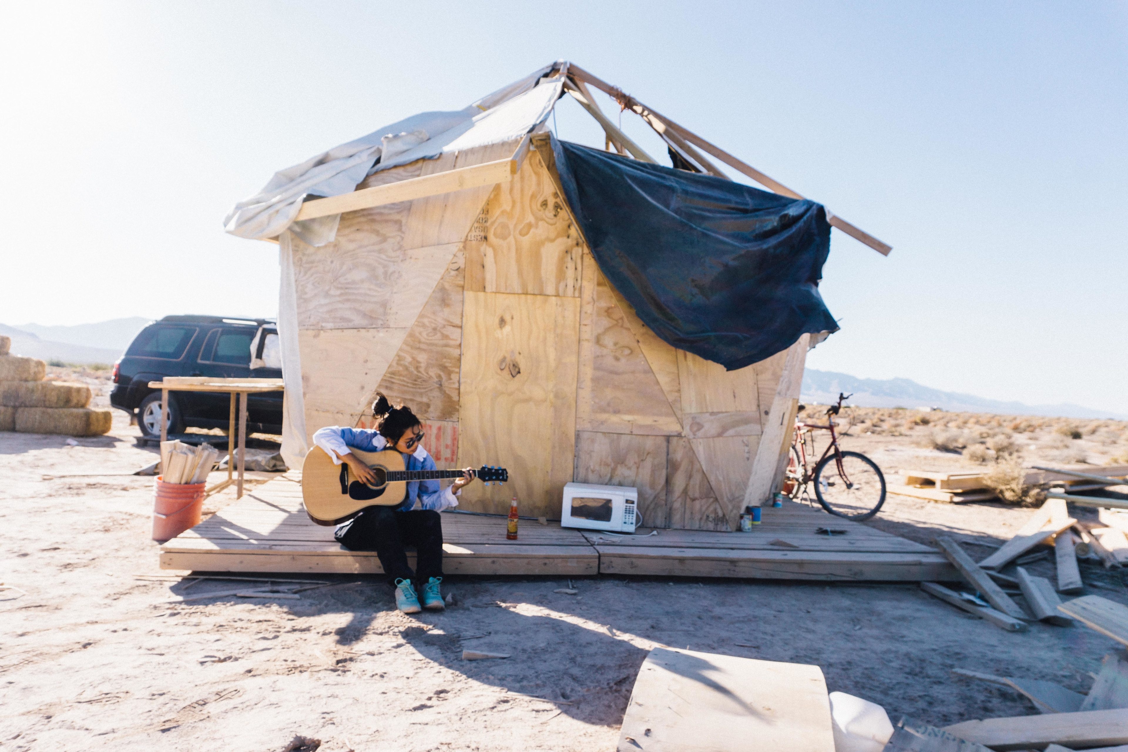 This little house is under construction. 