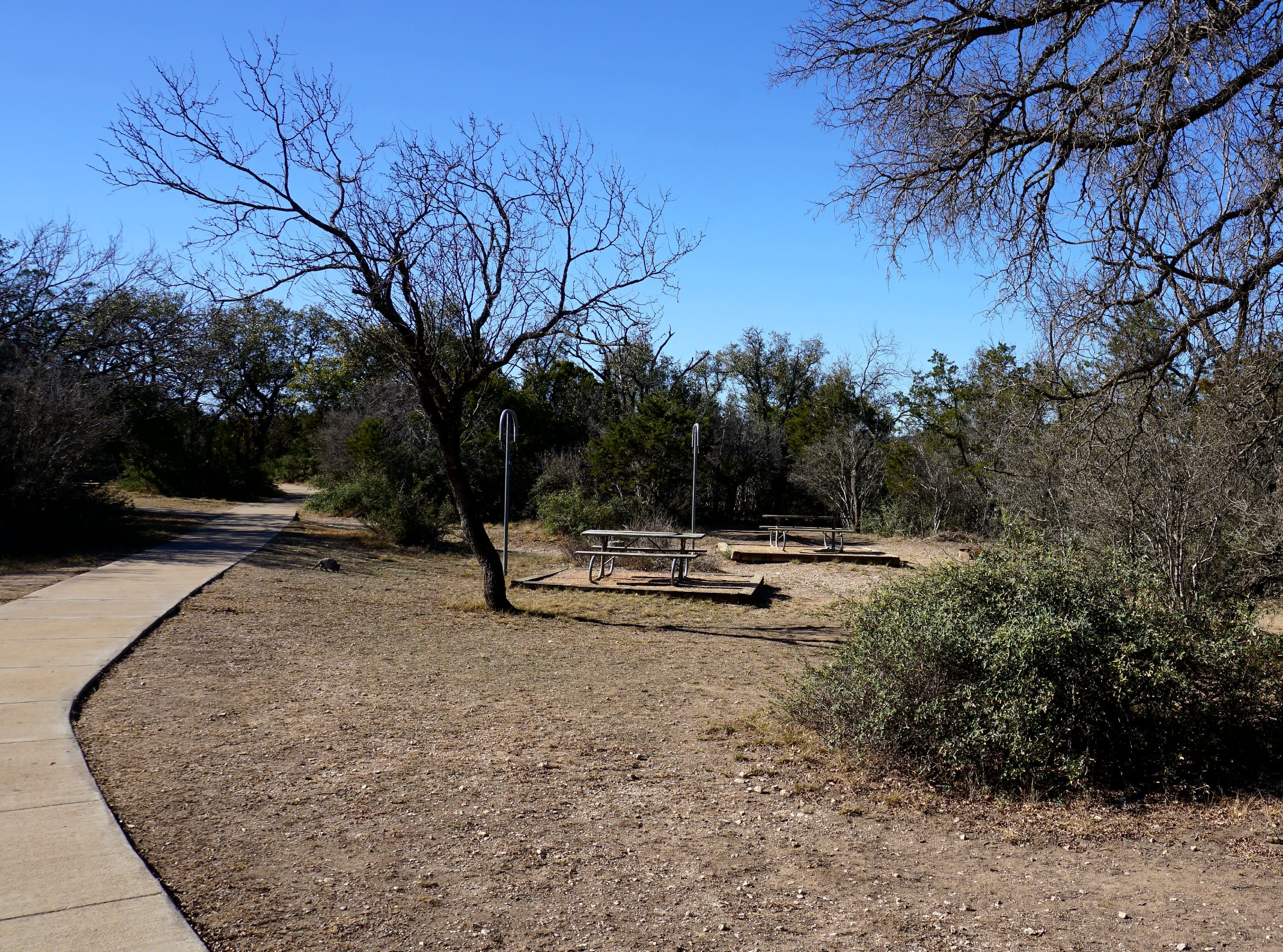 Each camp site has a picnic table, fire ring, lantern hook and there's a shared water spigot.  Campsites too close to each other.  We wouldn't want to be here during the peak season.
