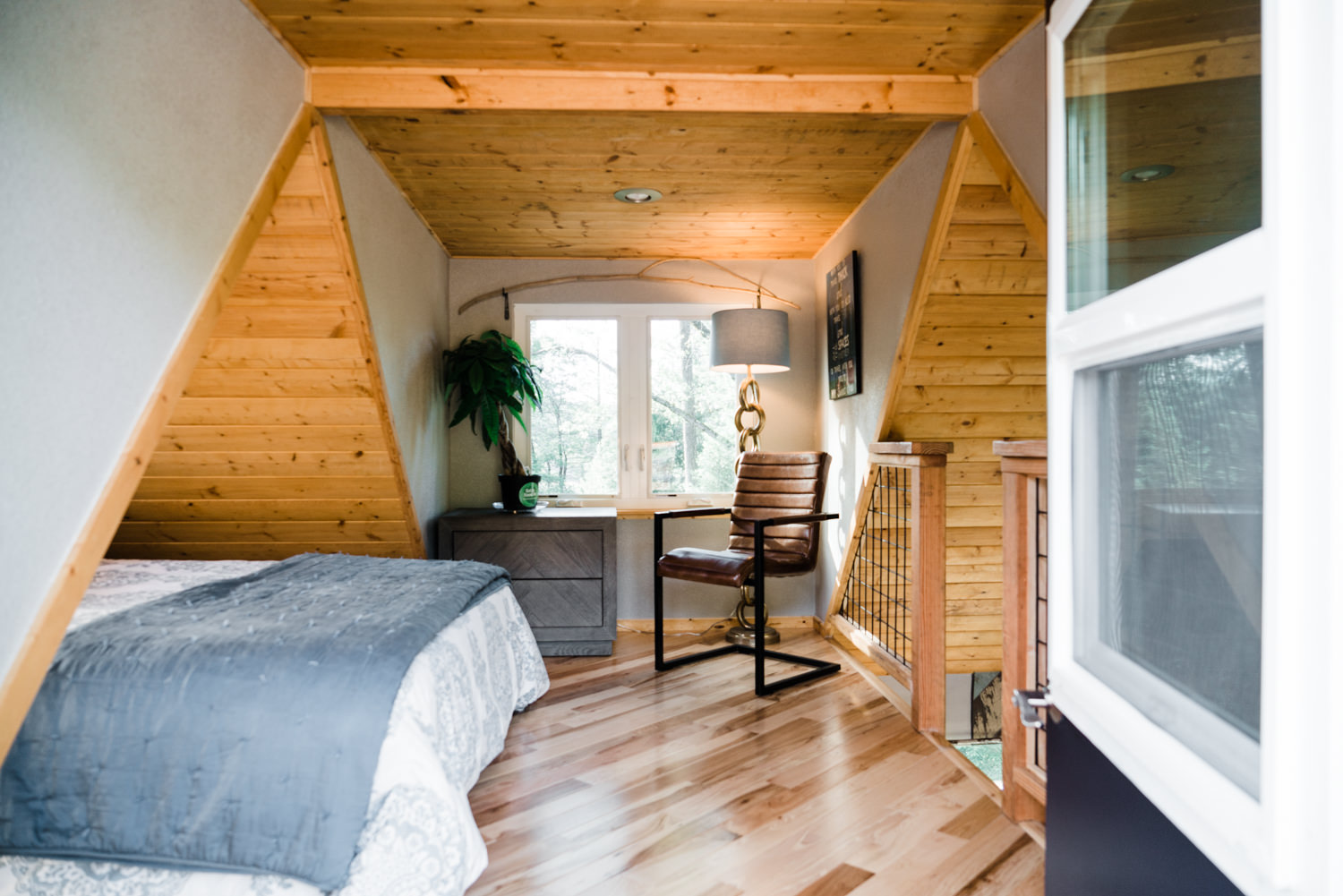 Rollins Lake Retreats Decorated 🎄