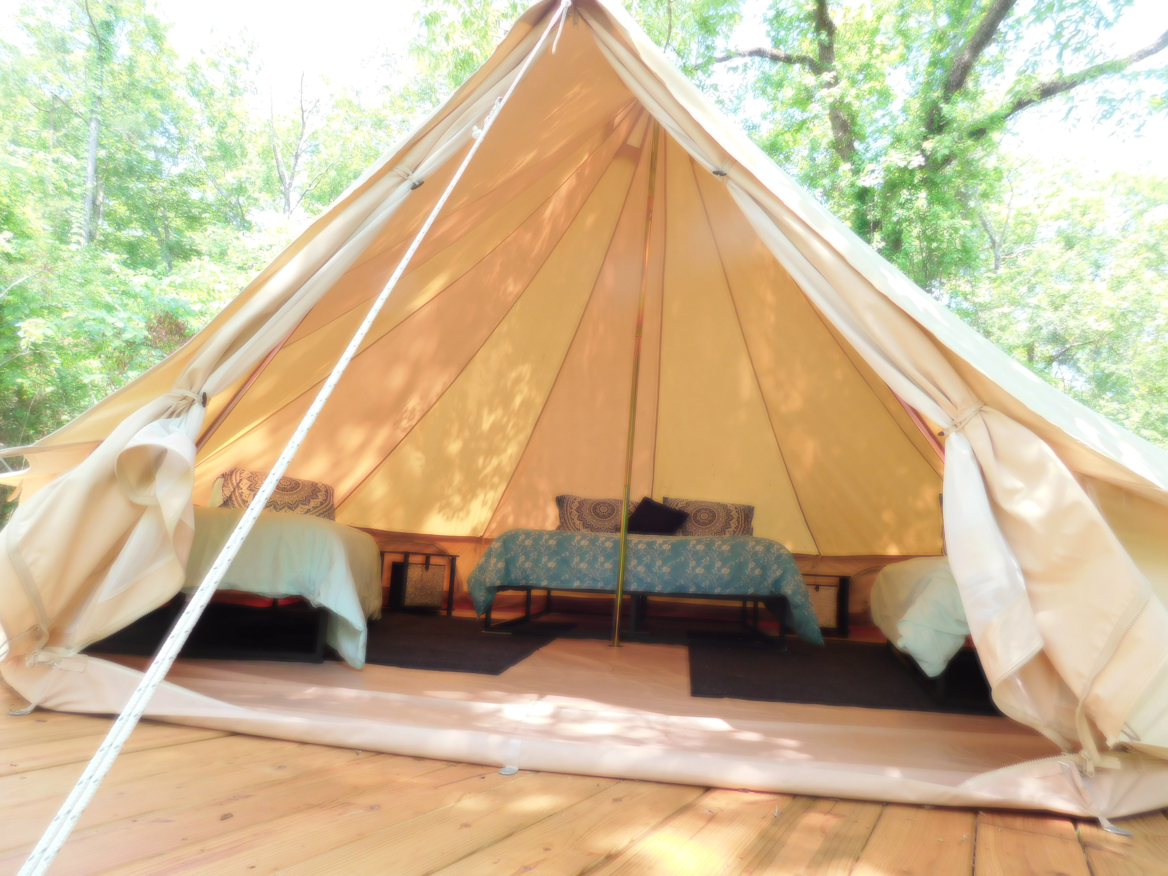 Layla's Dream, queen bed and two twin beds. Wheelchair accessible.