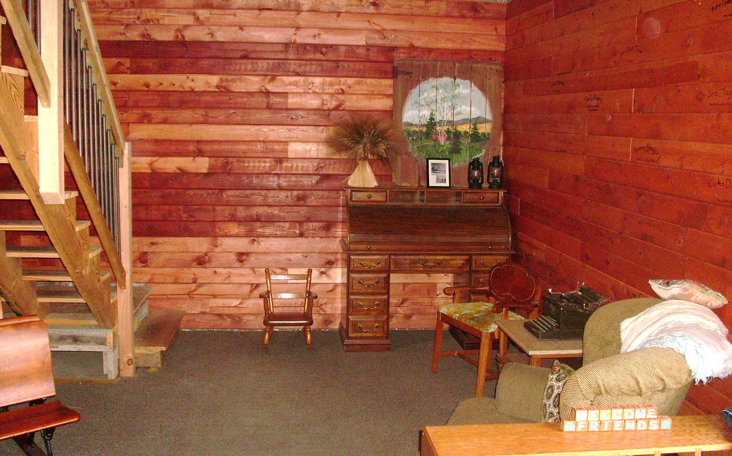 Relax, talk, or read a book in our quiet lounge.