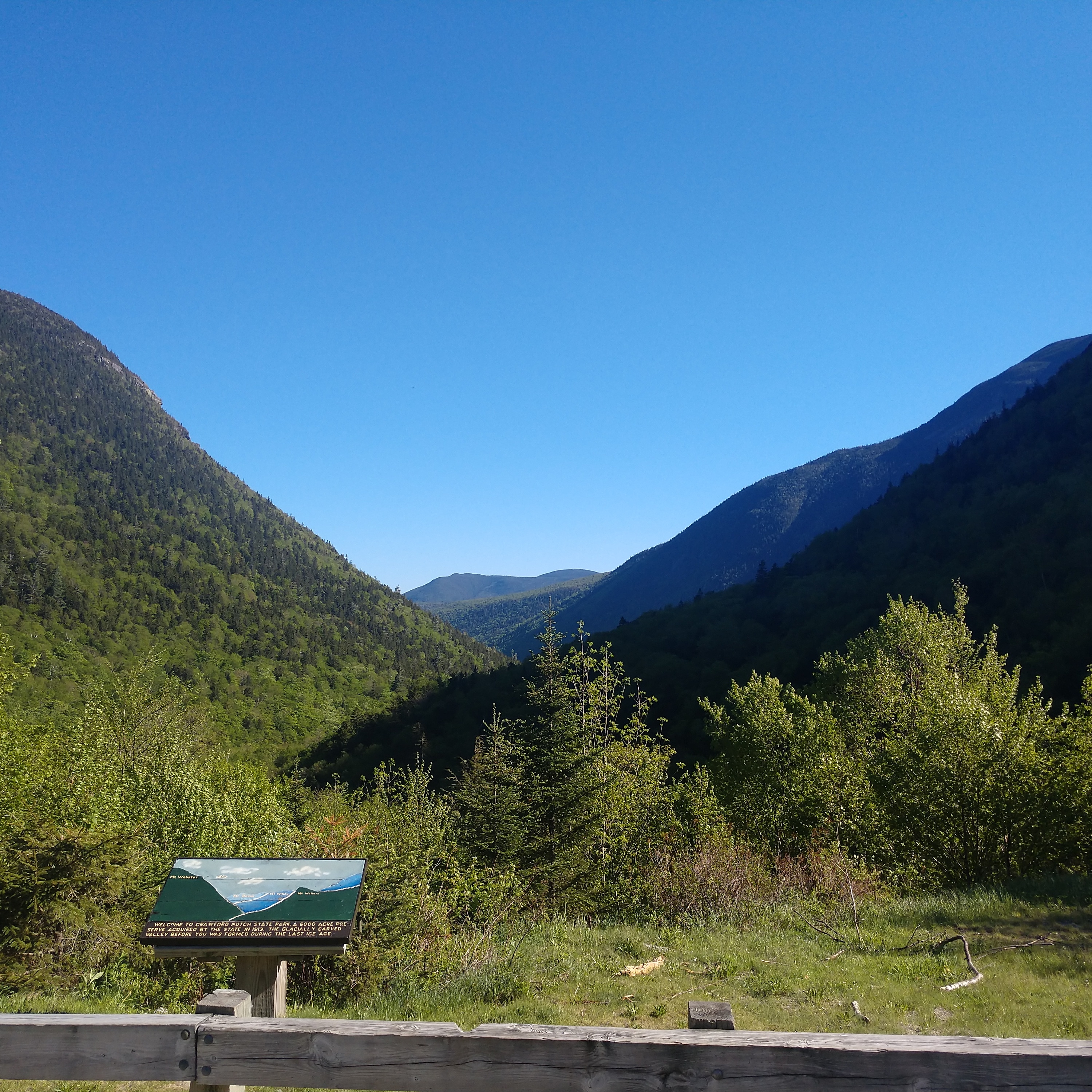 Gate of Crawford Notch 
