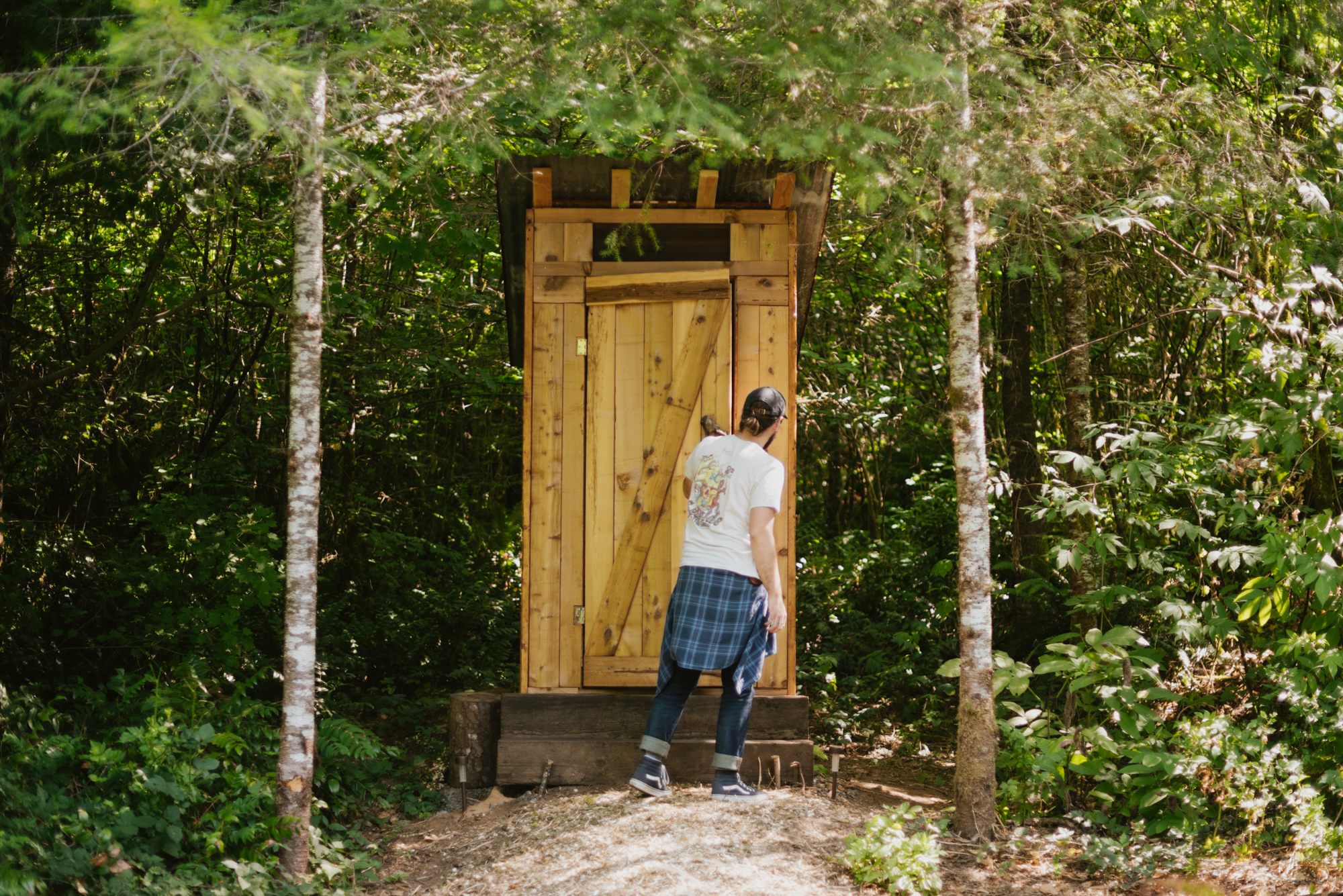 One of the best outhouses i've been to. There are even twinkly lights inside!