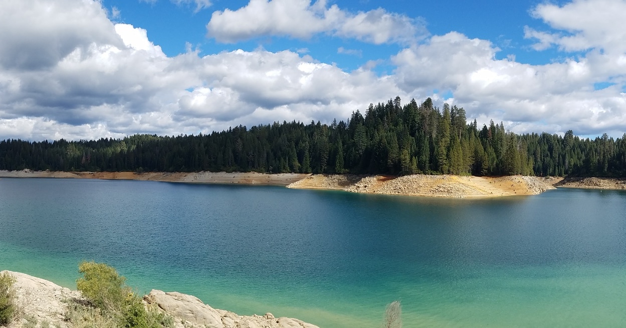 the reservoir is gorgeous turquoise and blue and very peaceful.
