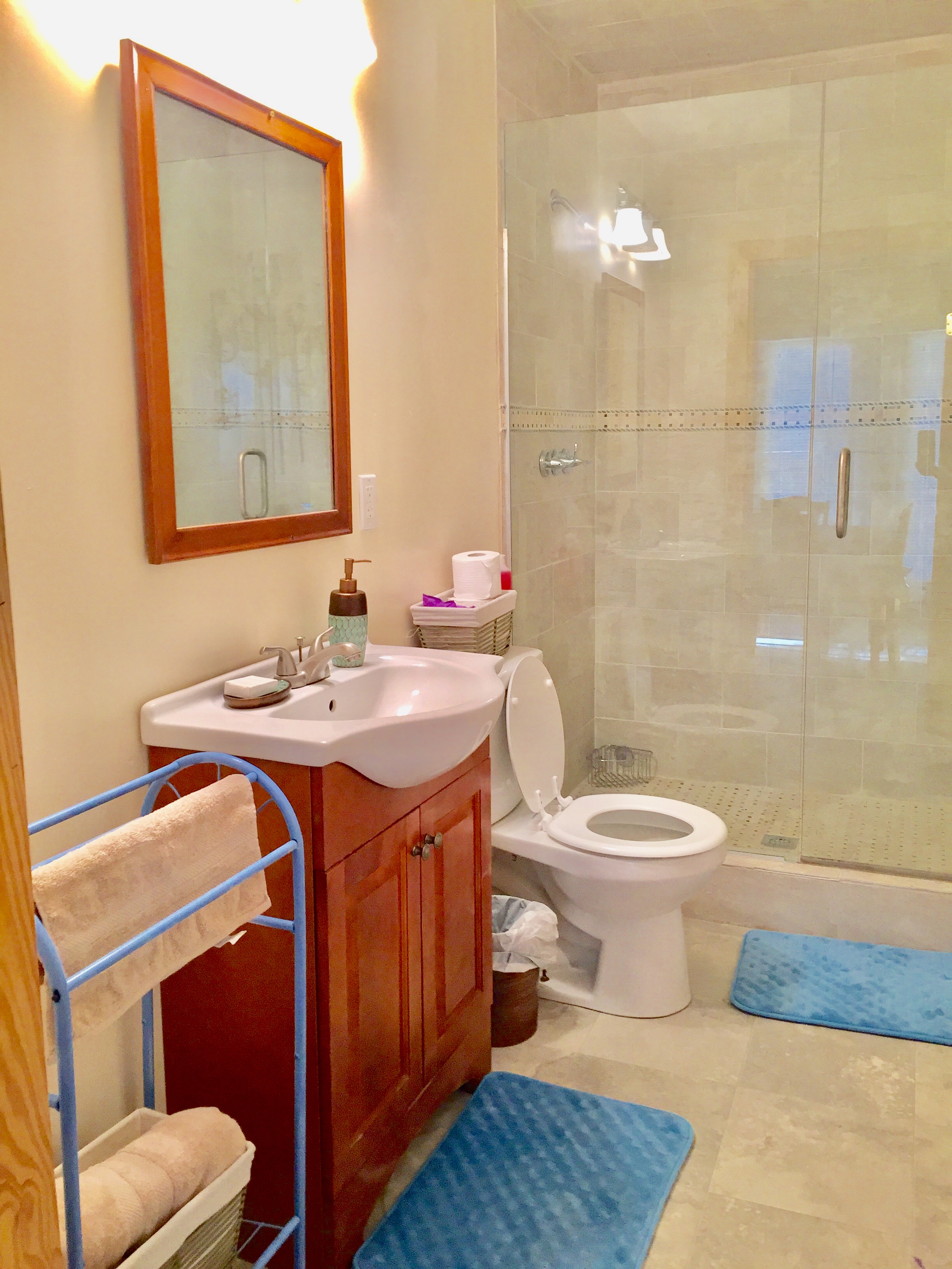 B&R Lakeside Cabins & RVs