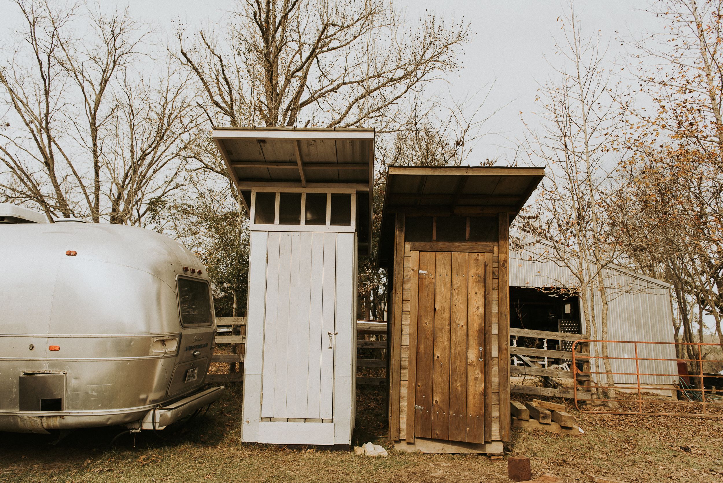 The bathroom and shower for Hipcampers.