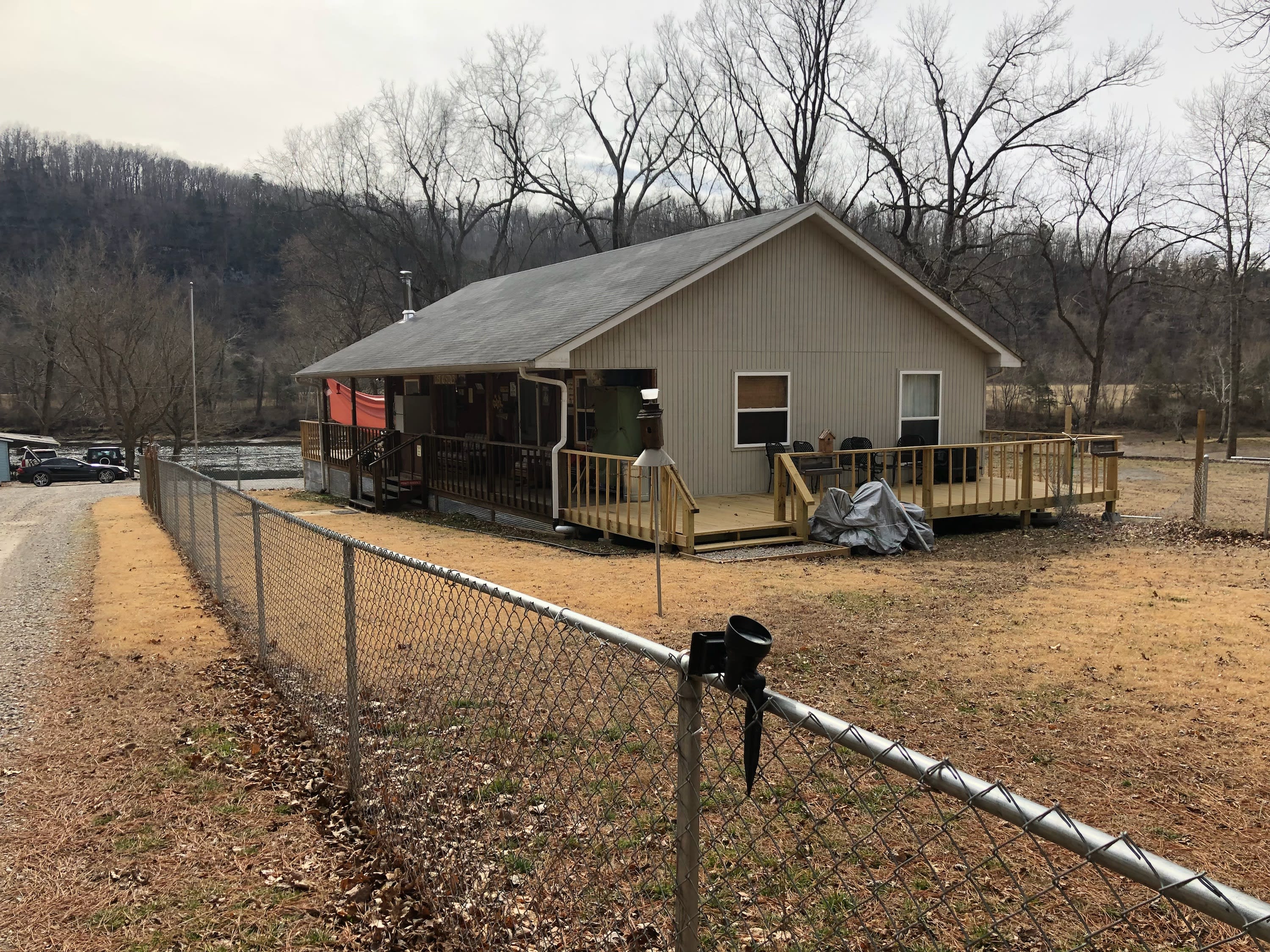 chain link fence for pets